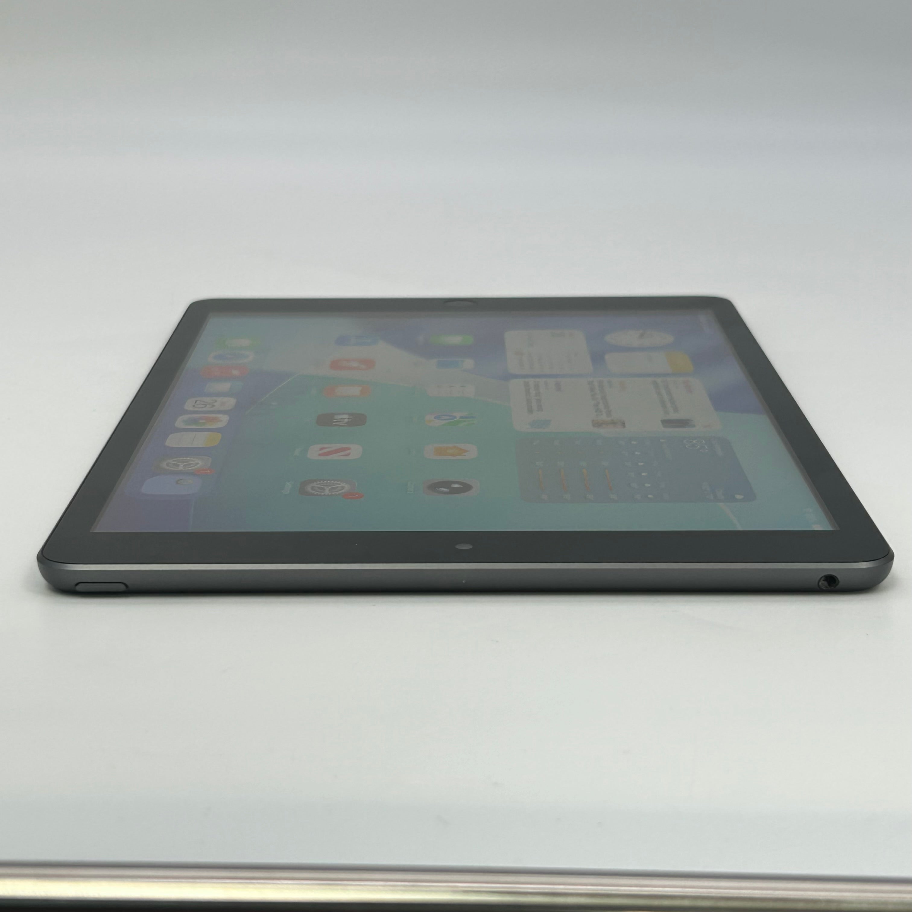 Apple iPad (9th Generation) A2602 64 GB, Wi-Fi, 10.2 in - Space Gray