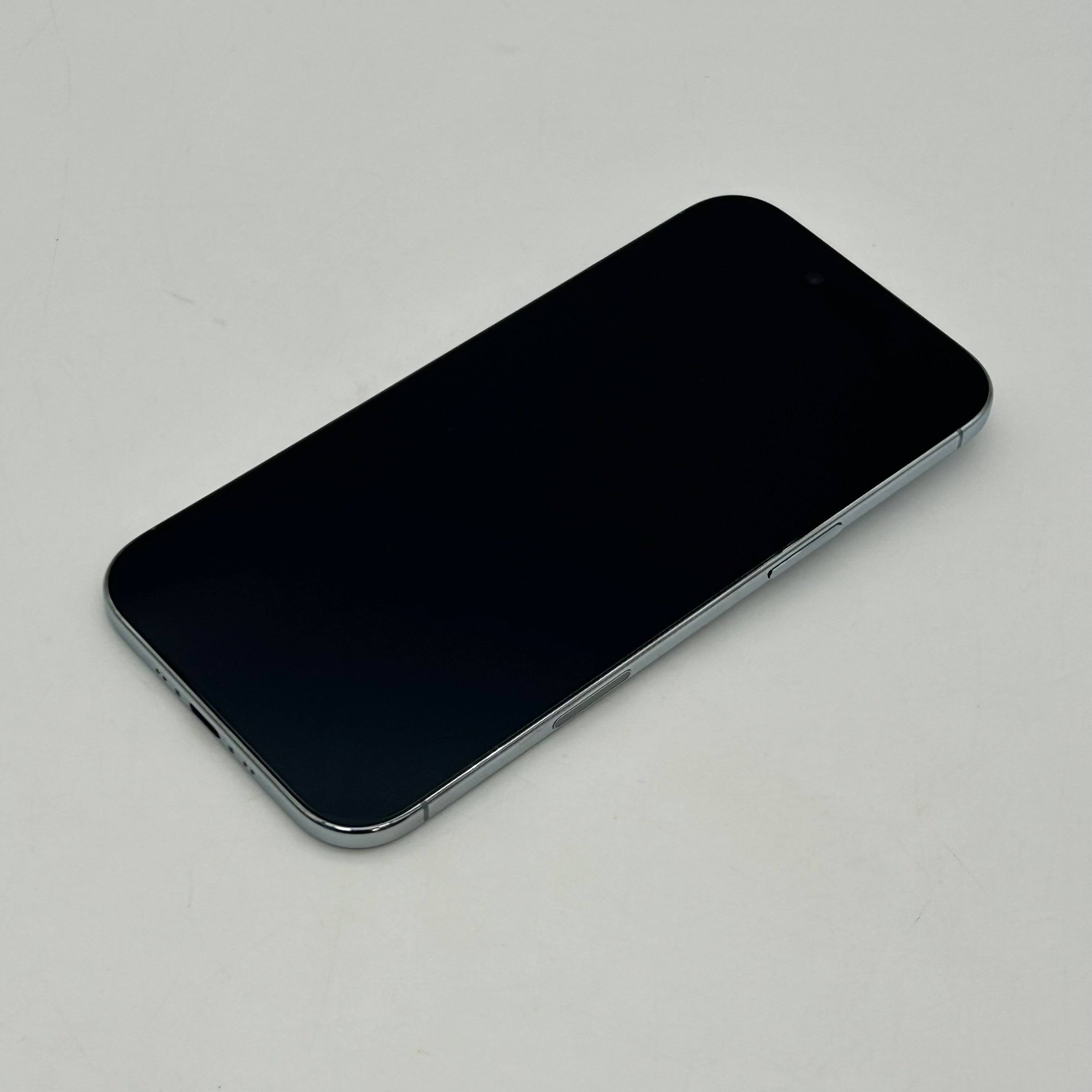 Apple iPhone 17 Air - 256GB - Sky Blue (Unlocked) A3260 Mint 100% BH 8 Cycle