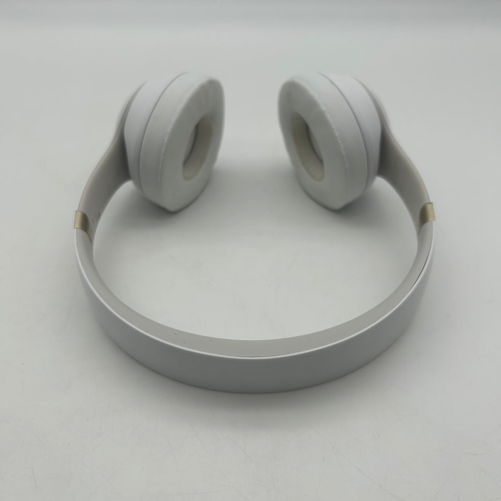 Beats Solo 4 Wireless Bluetooth Headphones - White w/ carrying case included