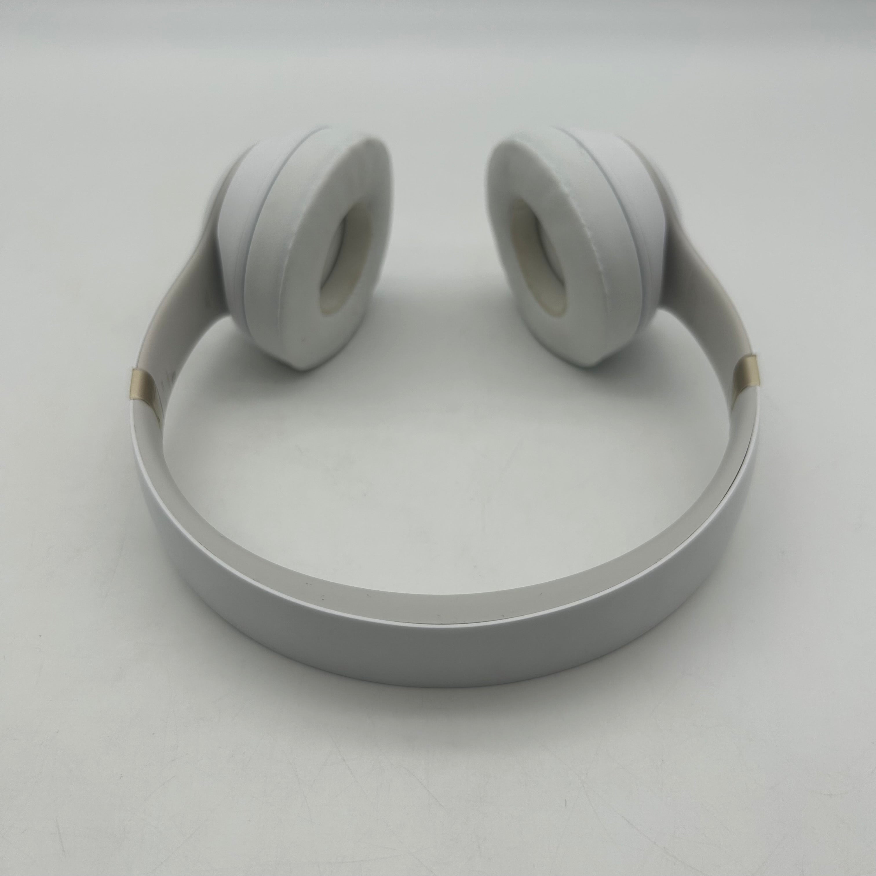 Beats Solo 4 Wireless Bluetooth Headphones - White w/ carrying case included