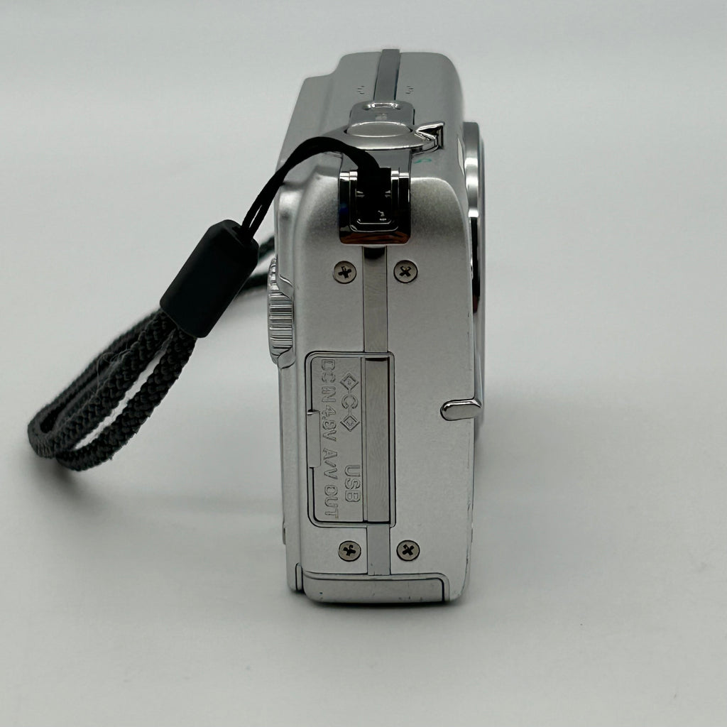 Olympus FE-200 6.0MP Digital Camera Silver Bundle - Tested Working 1GB xD Card