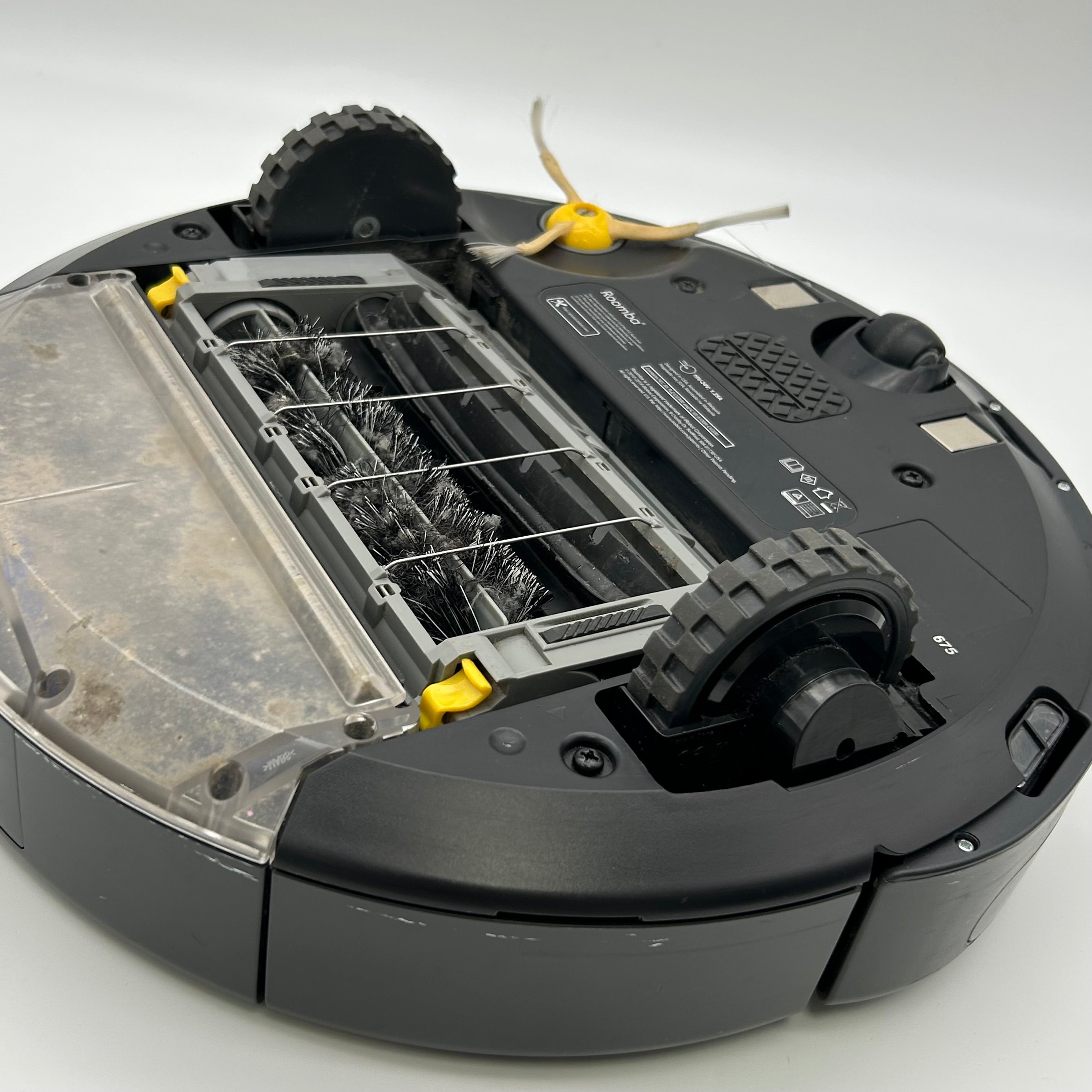 iRobot Roomba 675 Wi-Fi Connected Robot Vacuum - includes Charging Station - Black - Used