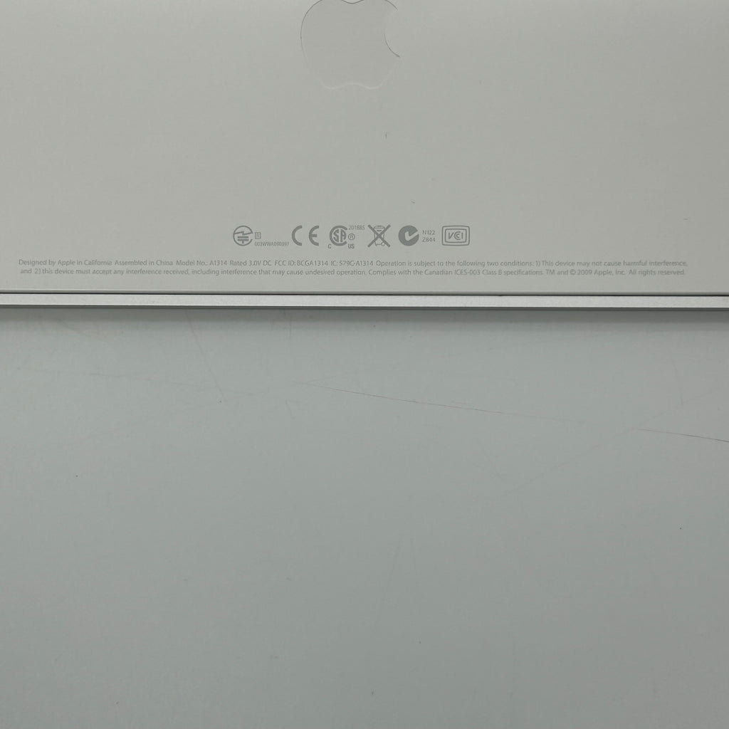 Apple A1314 White Keyboard Open Box