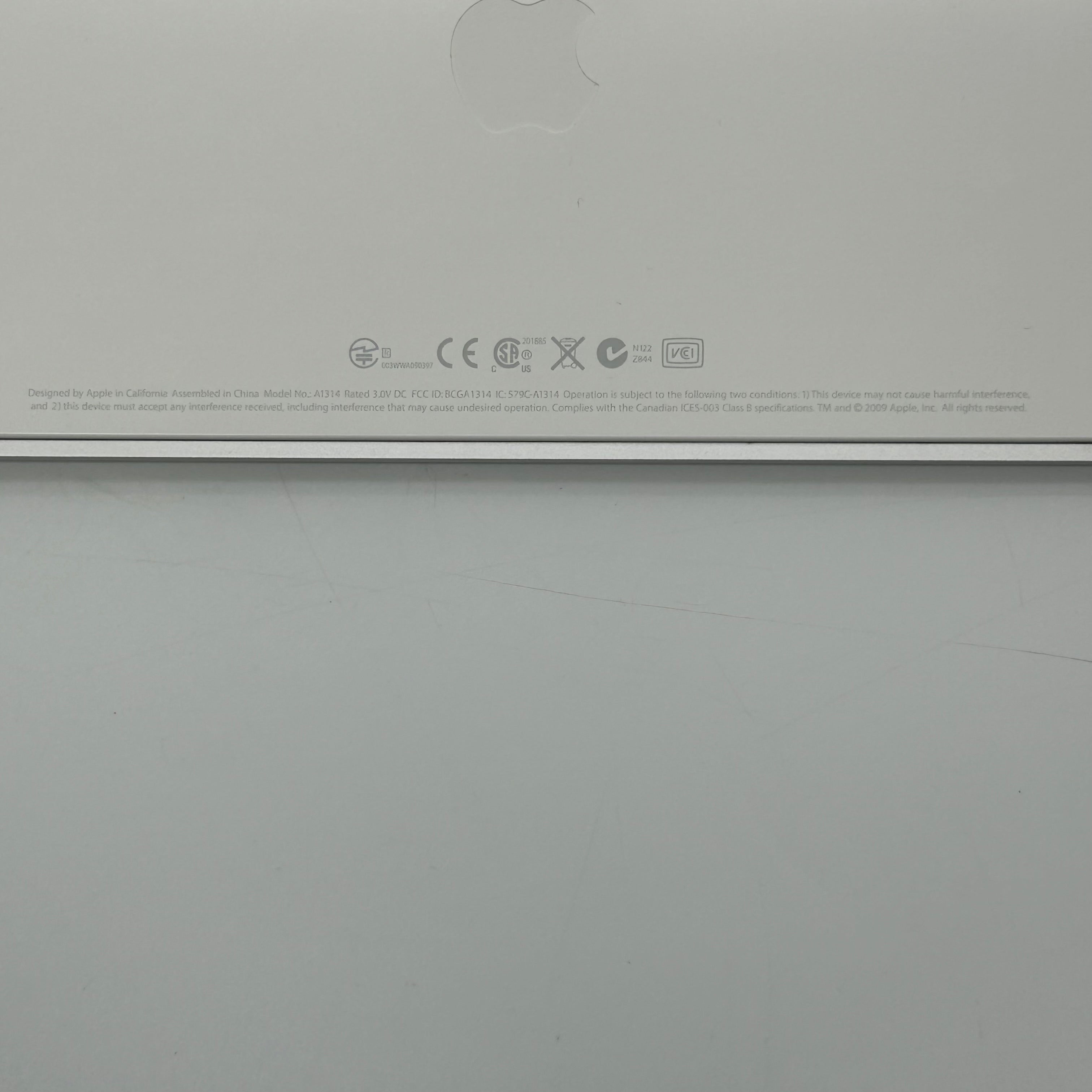 Apple A1314 White Keyboard Open Box