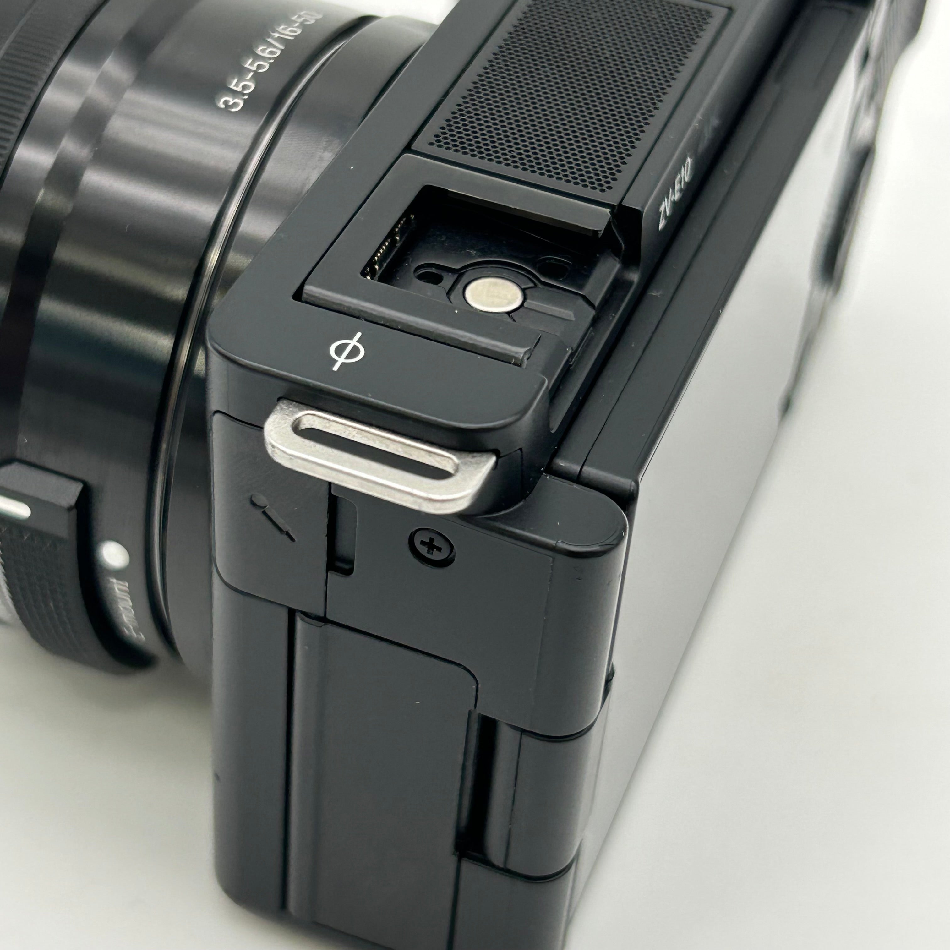 Sony ZV-E10 Mirrorless Camera with E PZ 16-50mm F3.5-5.6 OSS - Black - Used With Box