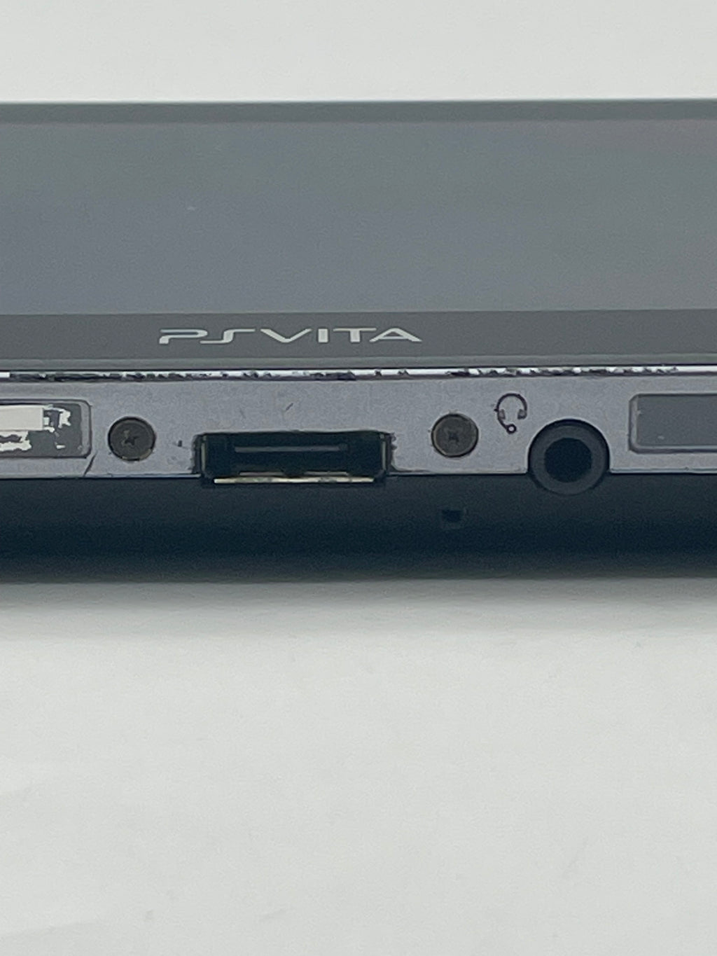 Sony PlayStation Vita PCH-1101 Black w/ Assassins Creed Liberation