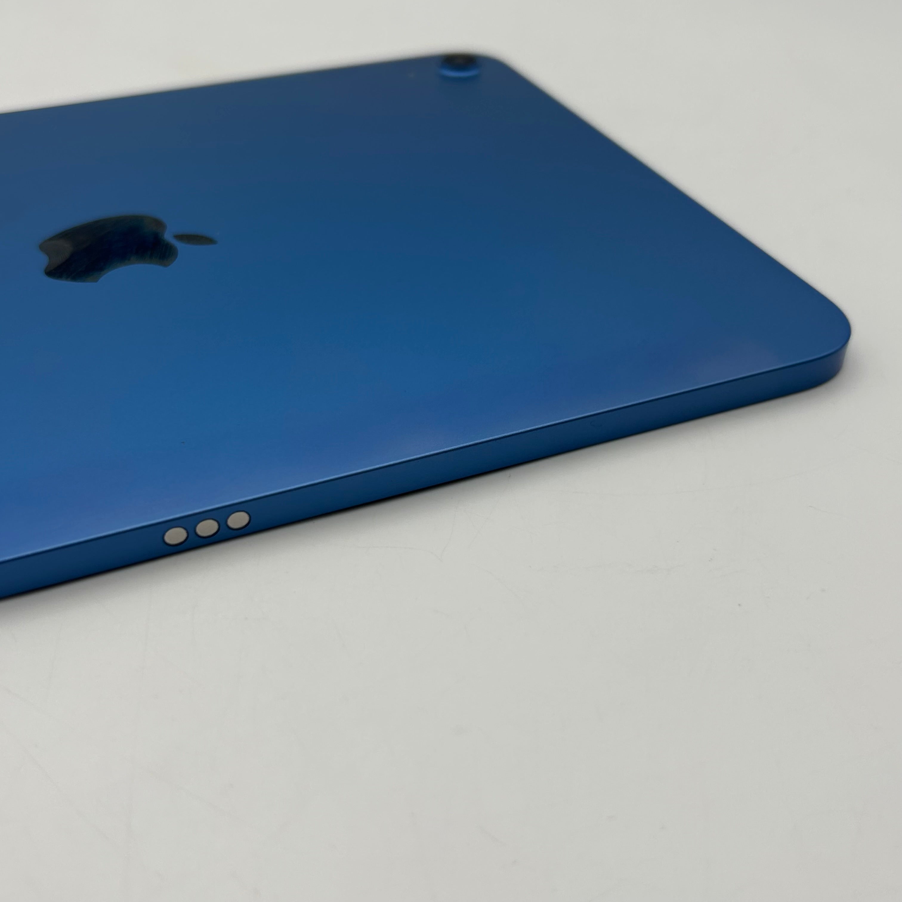 Apple iPad (10th Generation) A2696 64GB Blue WiFi Only