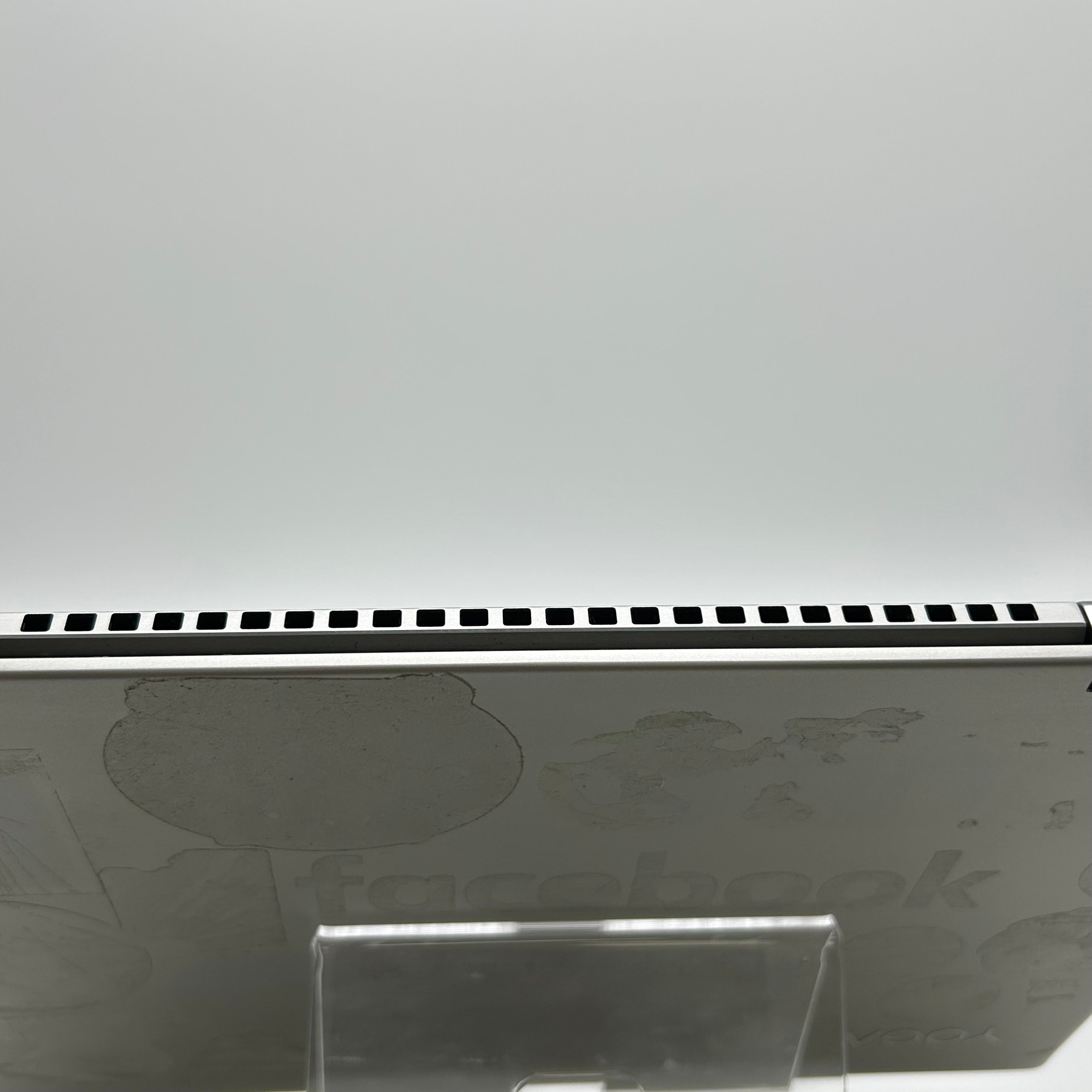 Lenovo Yoga 720-IKB 13-inch Core i5 7th Gen 256GB 8GB Silver Laptop - Used