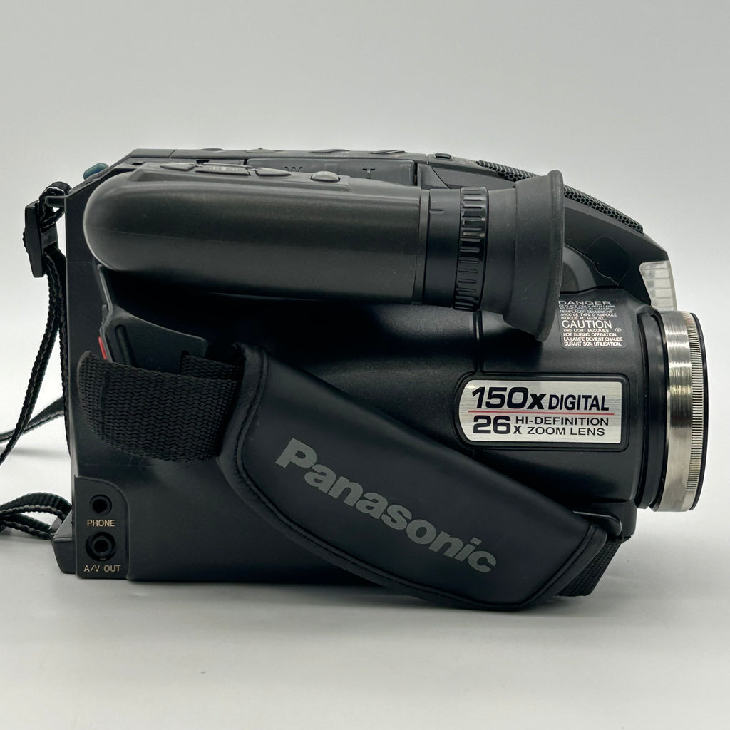 Panasonic PV-L579D VHS-C Palmcorder Camcorder w/ Charger & Battery - Untested