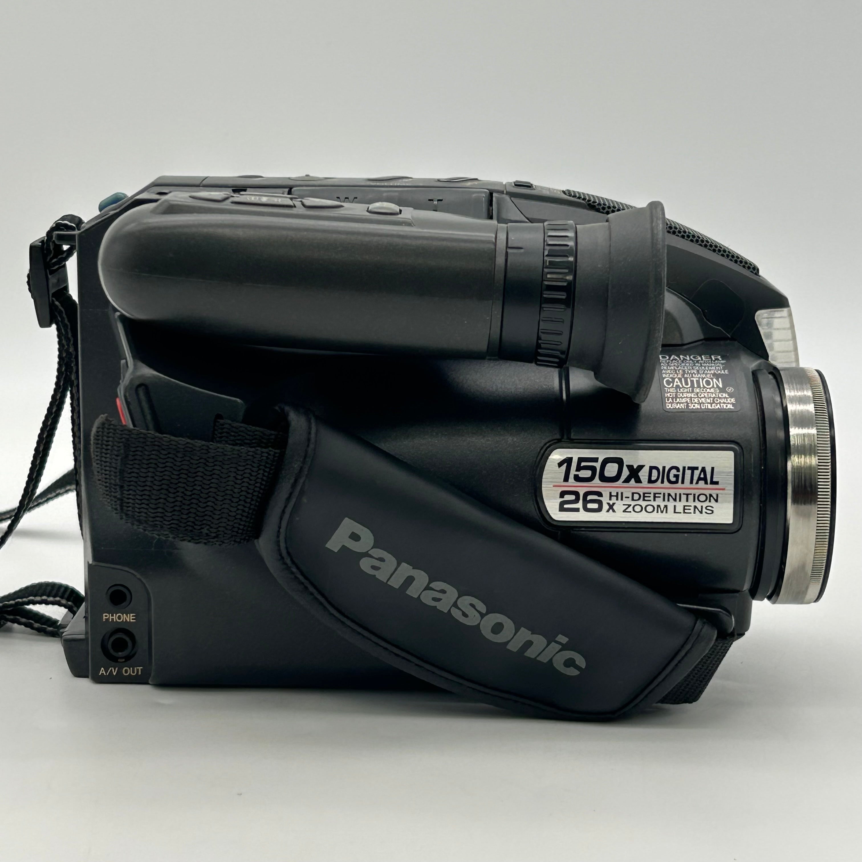 Panasonic PV-L579D VHS-C Palmcorder Camcorder w/ Charger & Battery - Untested