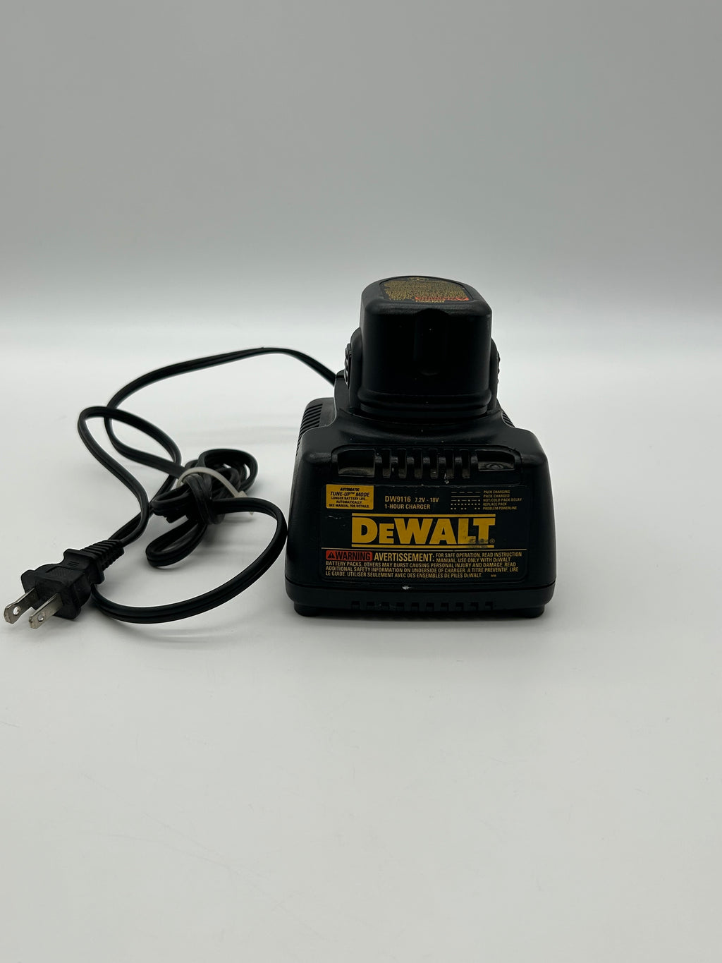 DeWalt DW920 Power Tool, Battery, battery charger, and 2 bits