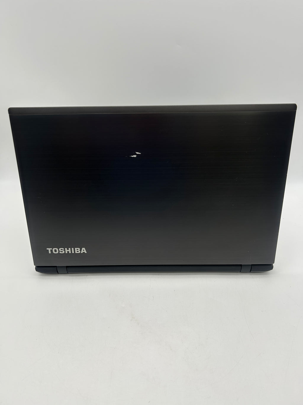 Toshiba Satellite P55t-C5114 15.6-inch Core i5 8GB RAM 1TB HDD GeForce 930M Touchscreen Laptop