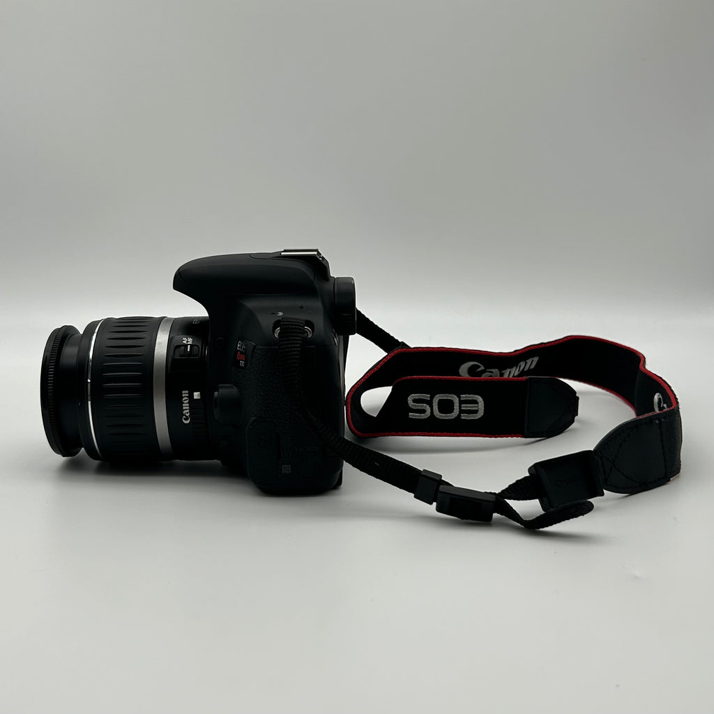 Canon EOS Rebel T7i EF-S 18-55mm Black Screen Broken with Functional Flash