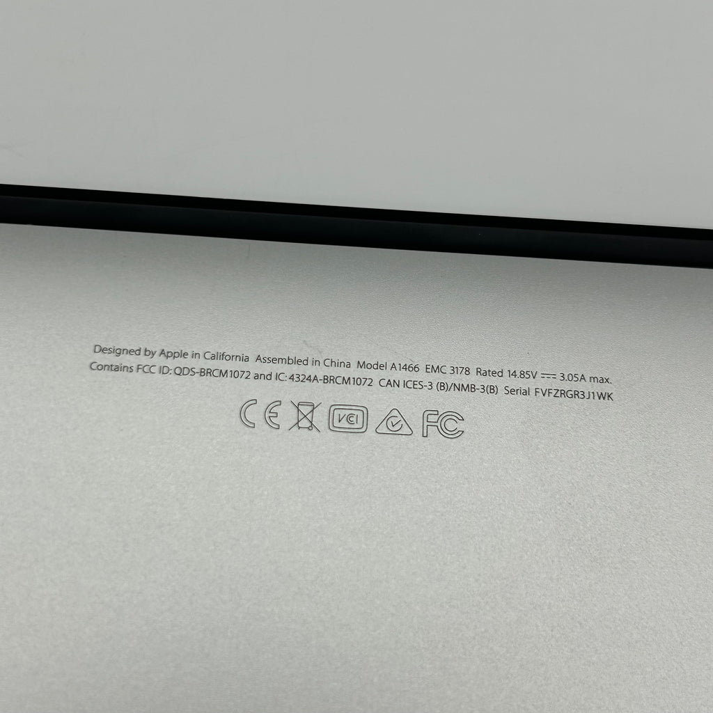 Apple MacBook Air 13 A1466 | 1.8GHz i5 | 8GB | 128GB | Only 31 Battery Cycles
