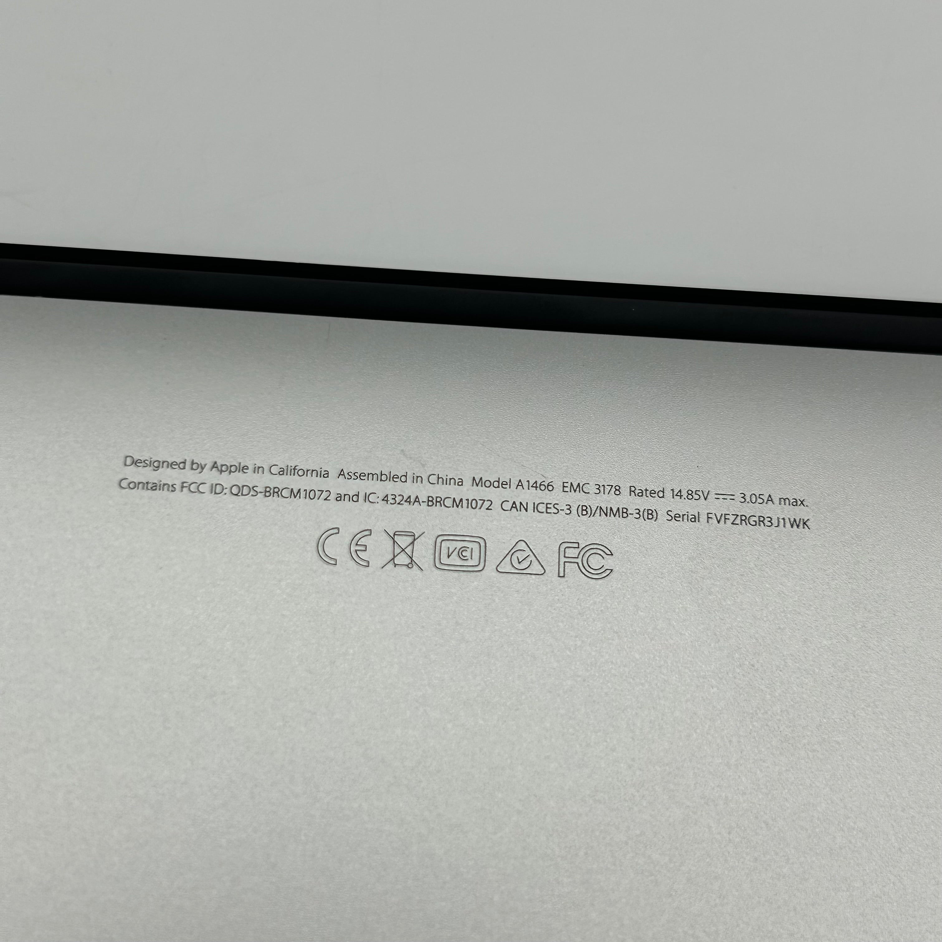 Apple MacBook Air 13 A1466 | 1.8GHz i5 | 8GB | 128GB | Only 31 Battery Cycles