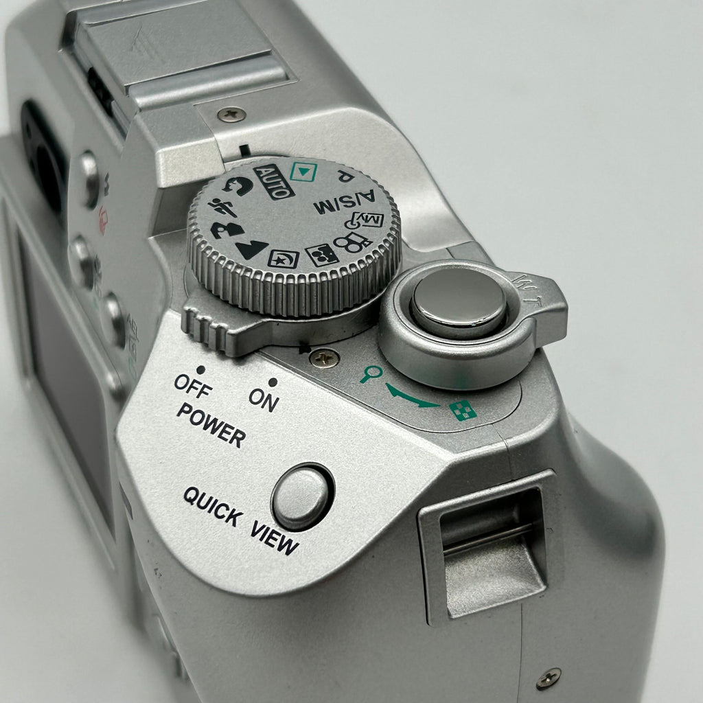 Olympus CAMEDIA C-5000 Zoom 5.0MP Digital Camera - Silver