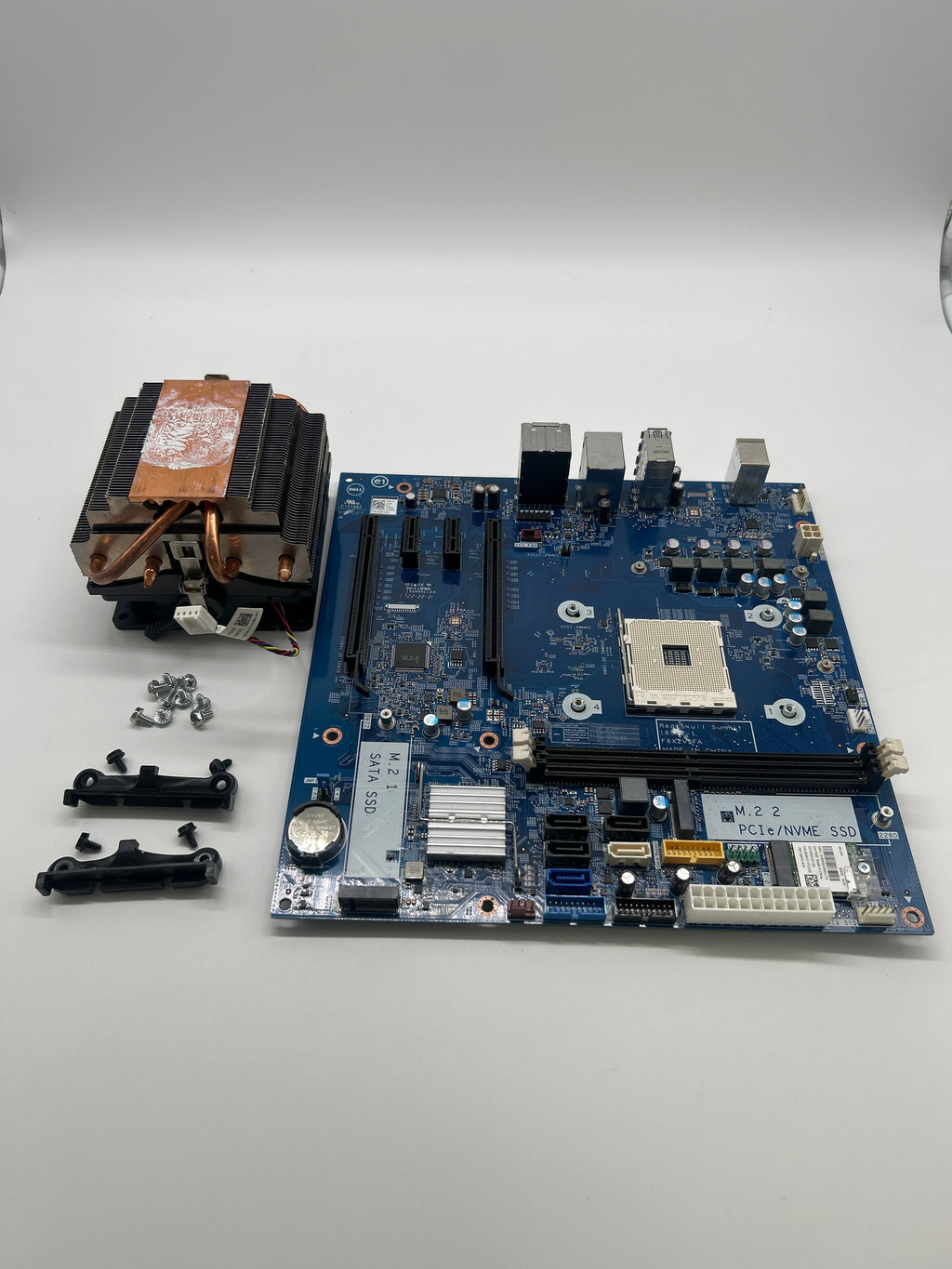 Dell Inspiron 5675 Motherboard Bundle: Heatsink & WLAN