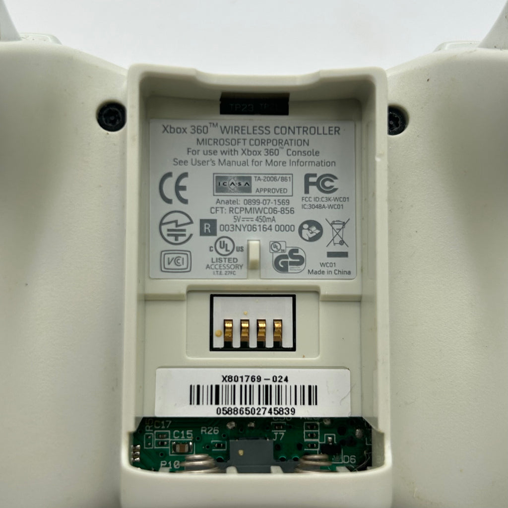 Microsoft Xbox 360 Console 120GB White w/Controller, Kinect Bar & 4 games
