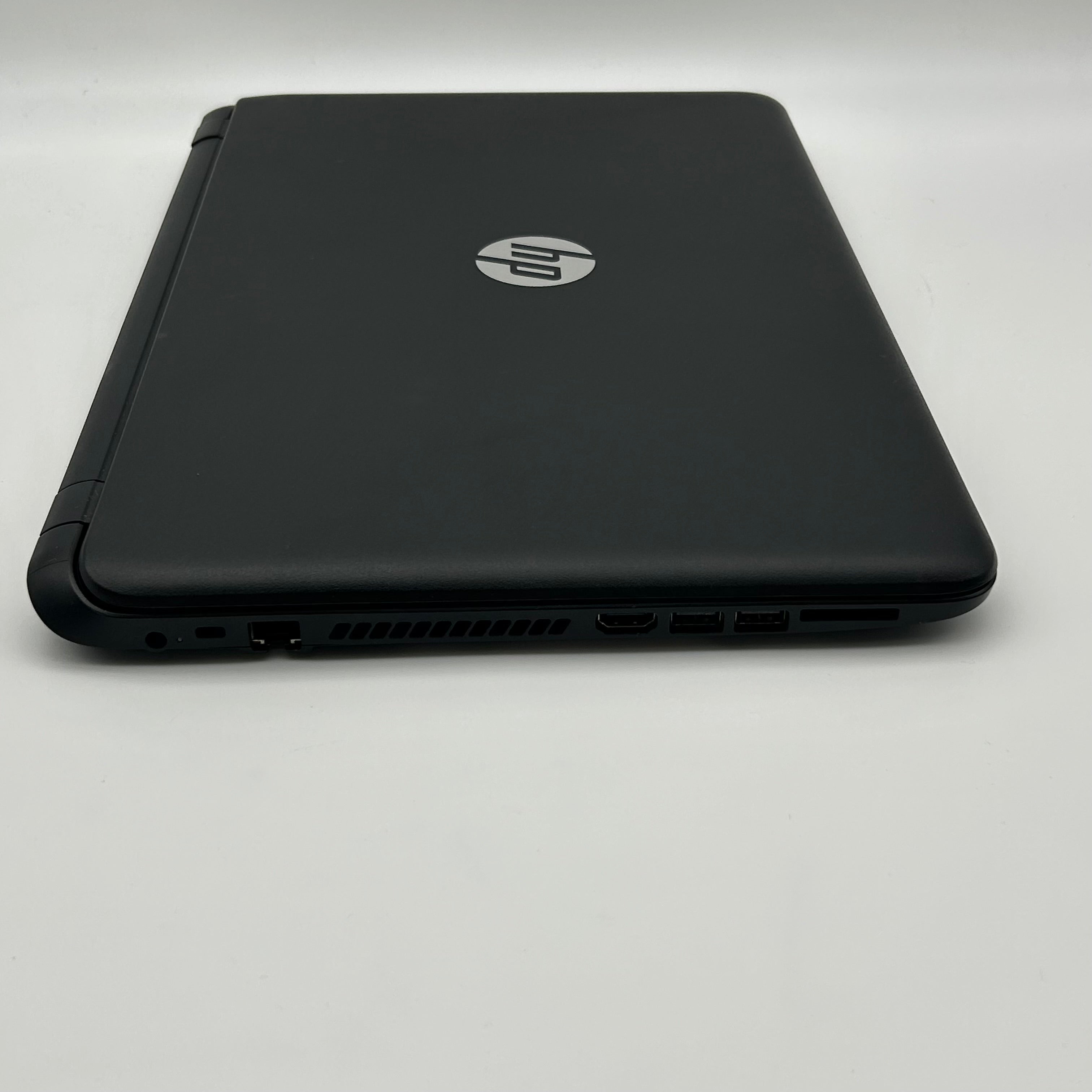 HP 15-f162dx 15-inch Core i3 6GB RAM 700GB HDD Touchscreen Laptop - Used