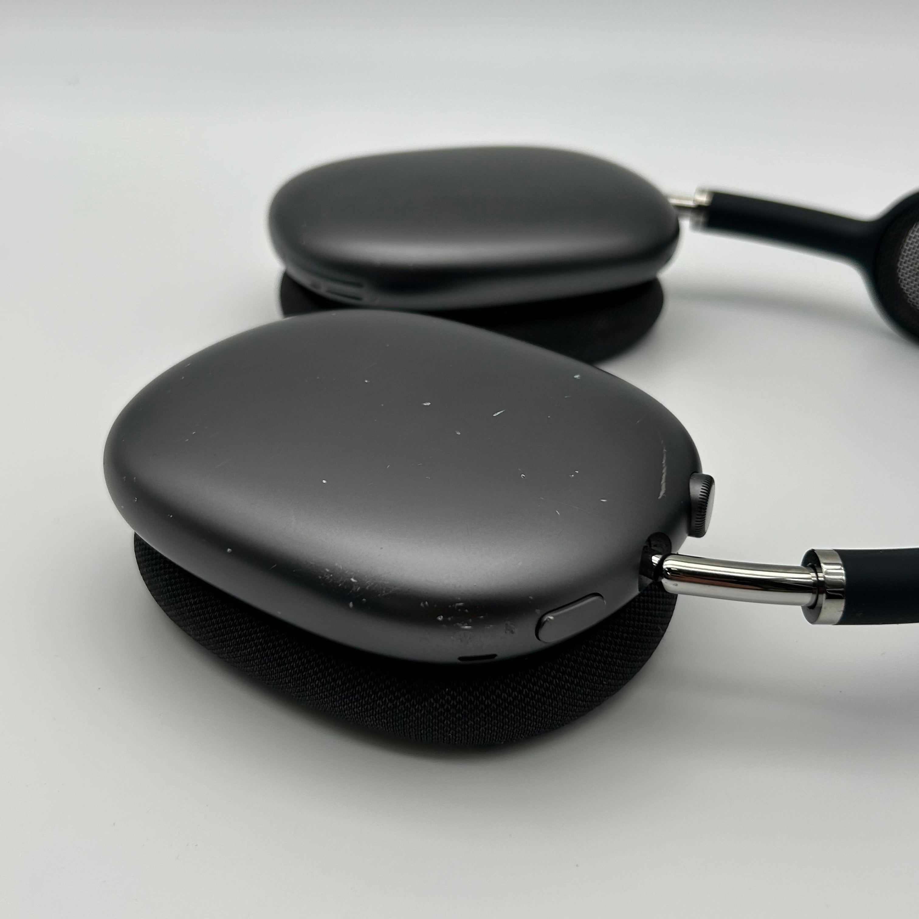 Apple AirPods Max A2096 Black Wireless Headphones (For Parts Only)