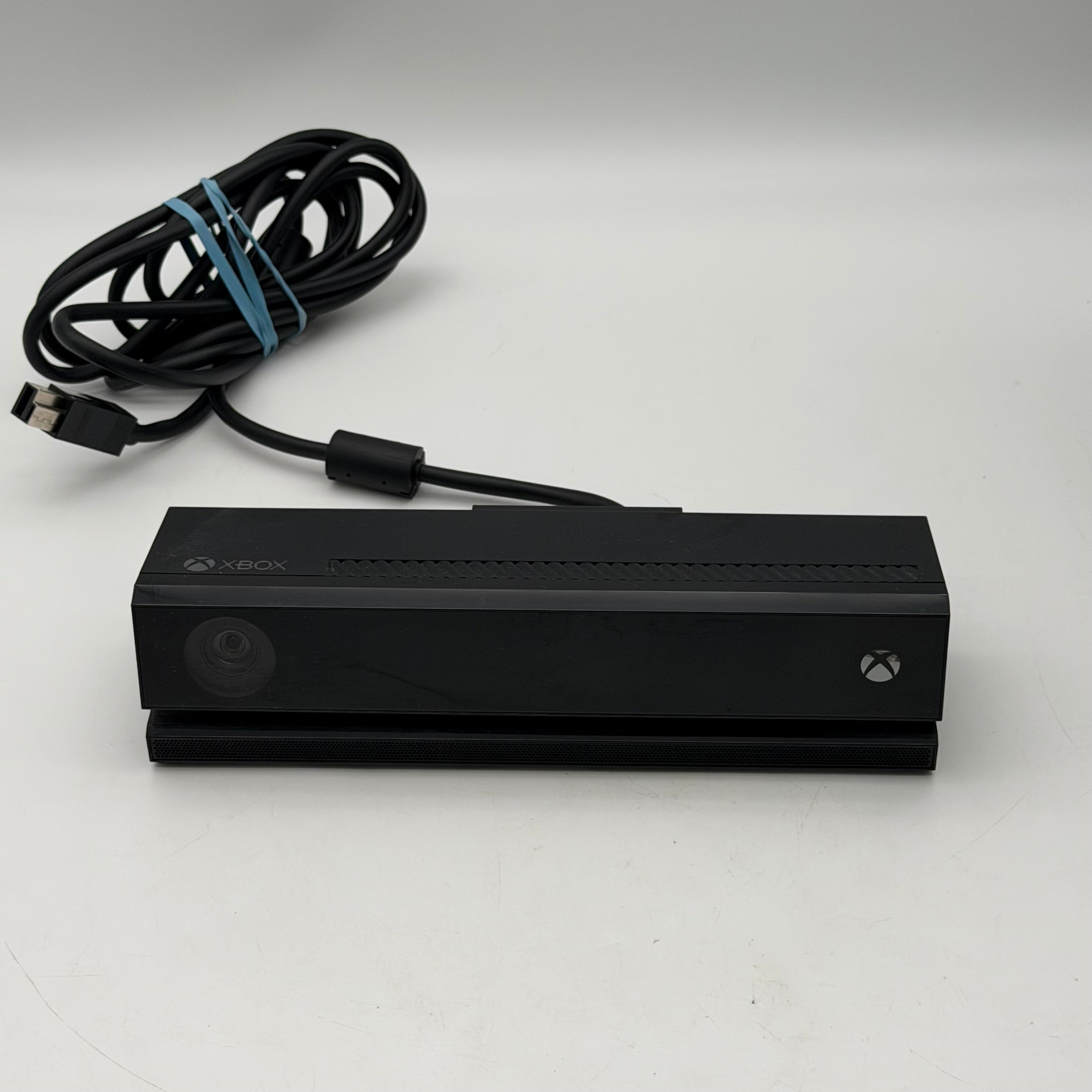 Microsoft Xbox One (1540) 2013 Black 500GB Console w/ Kinect Sensor & 3 Games
