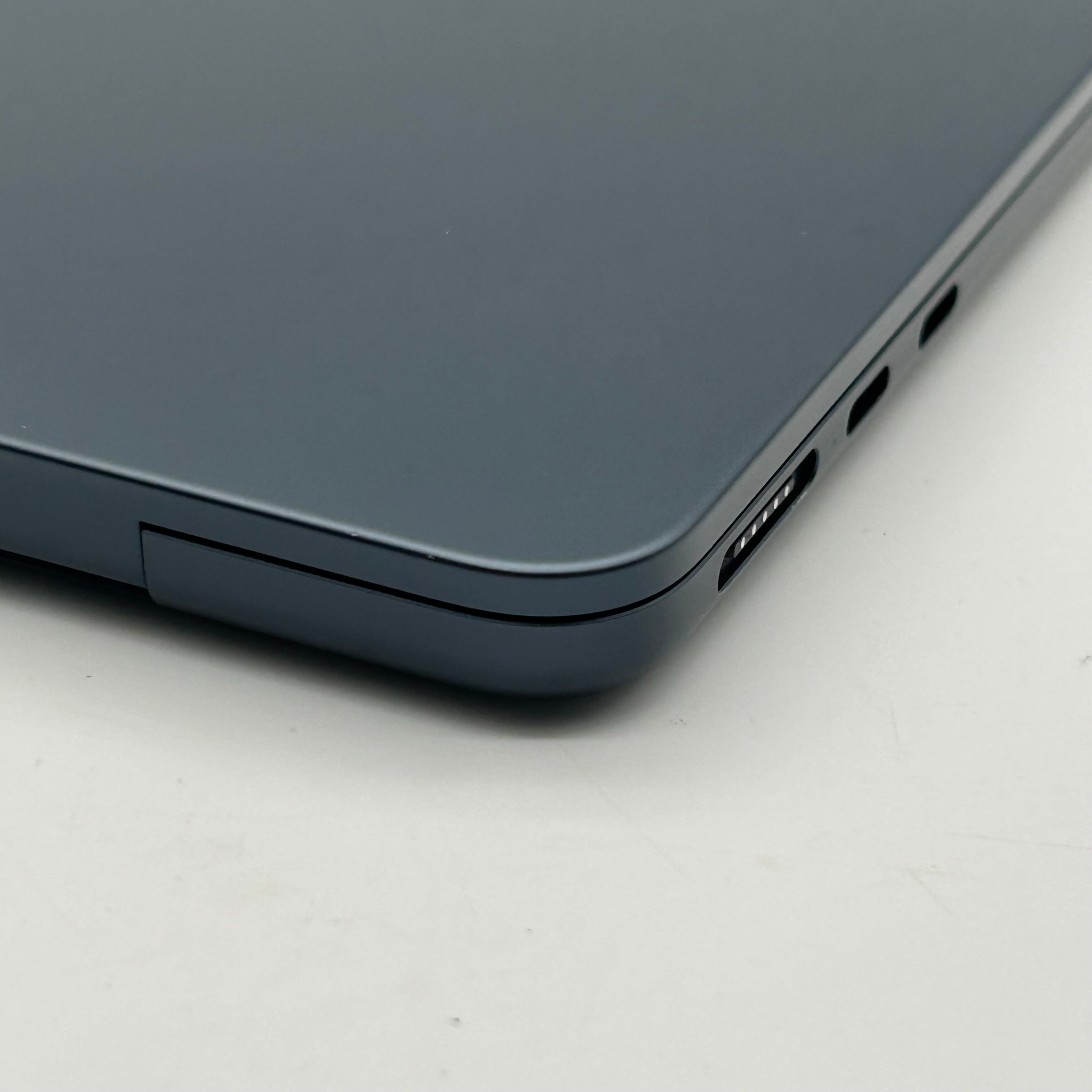 Apple MacBook Air 13-inch M4 A3240 16GB RAM 256GB w/ Cable + Warranty