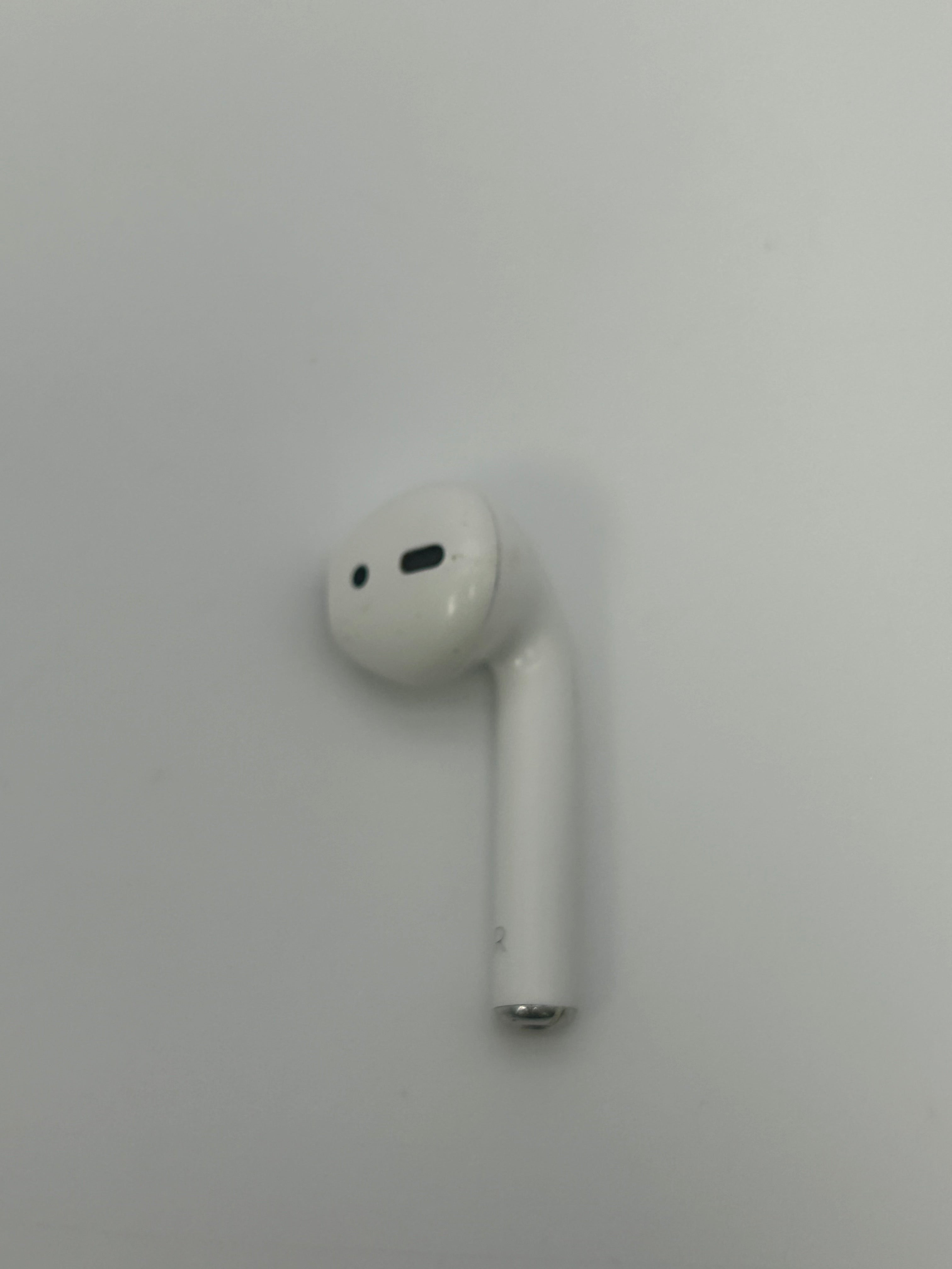 Apple AirPods (1st Gen) Complete Set A1523 A1524 A1602 (2016)