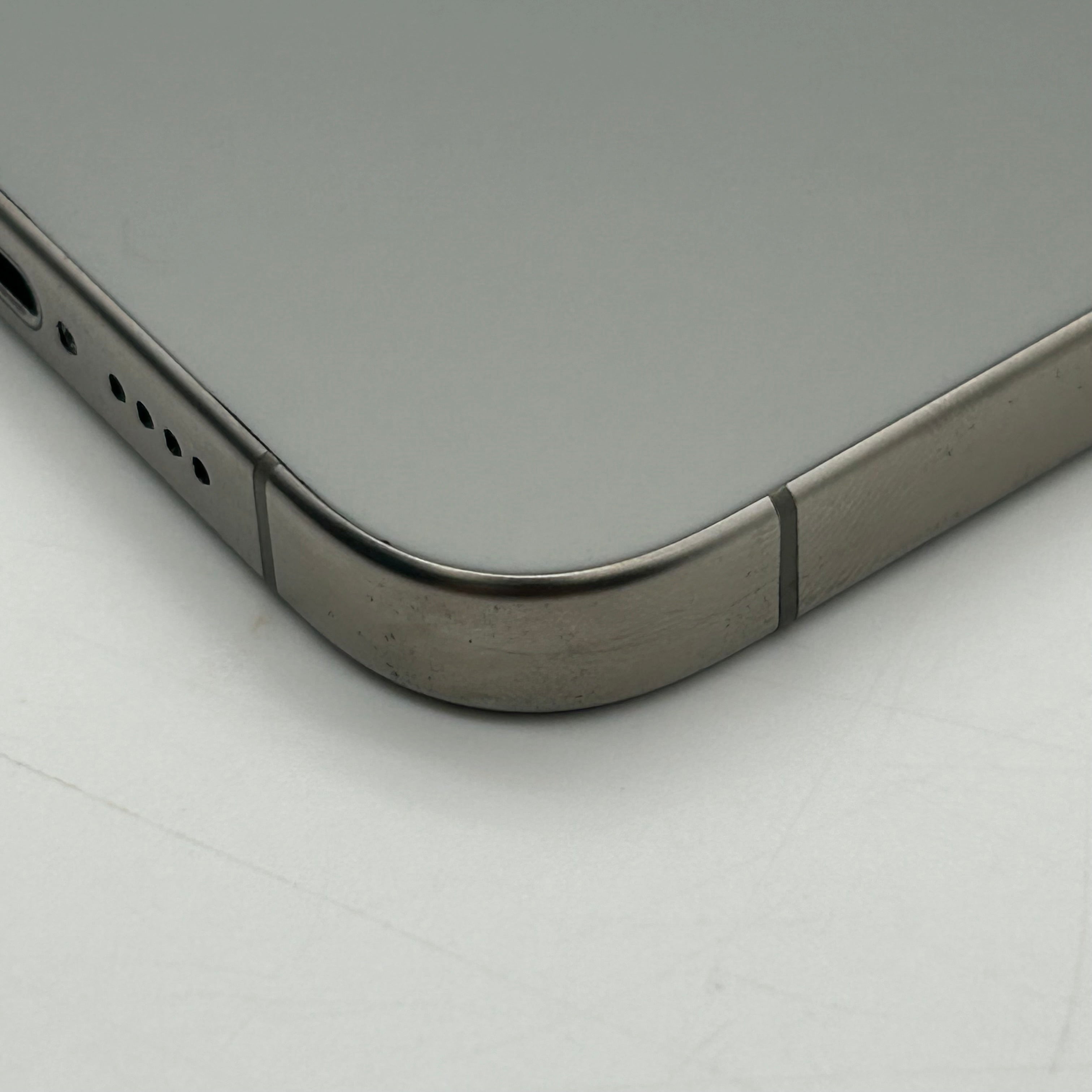 Apple iPhone 15 Pro Max 256GB Natural Titanium Unlocked 89% BH