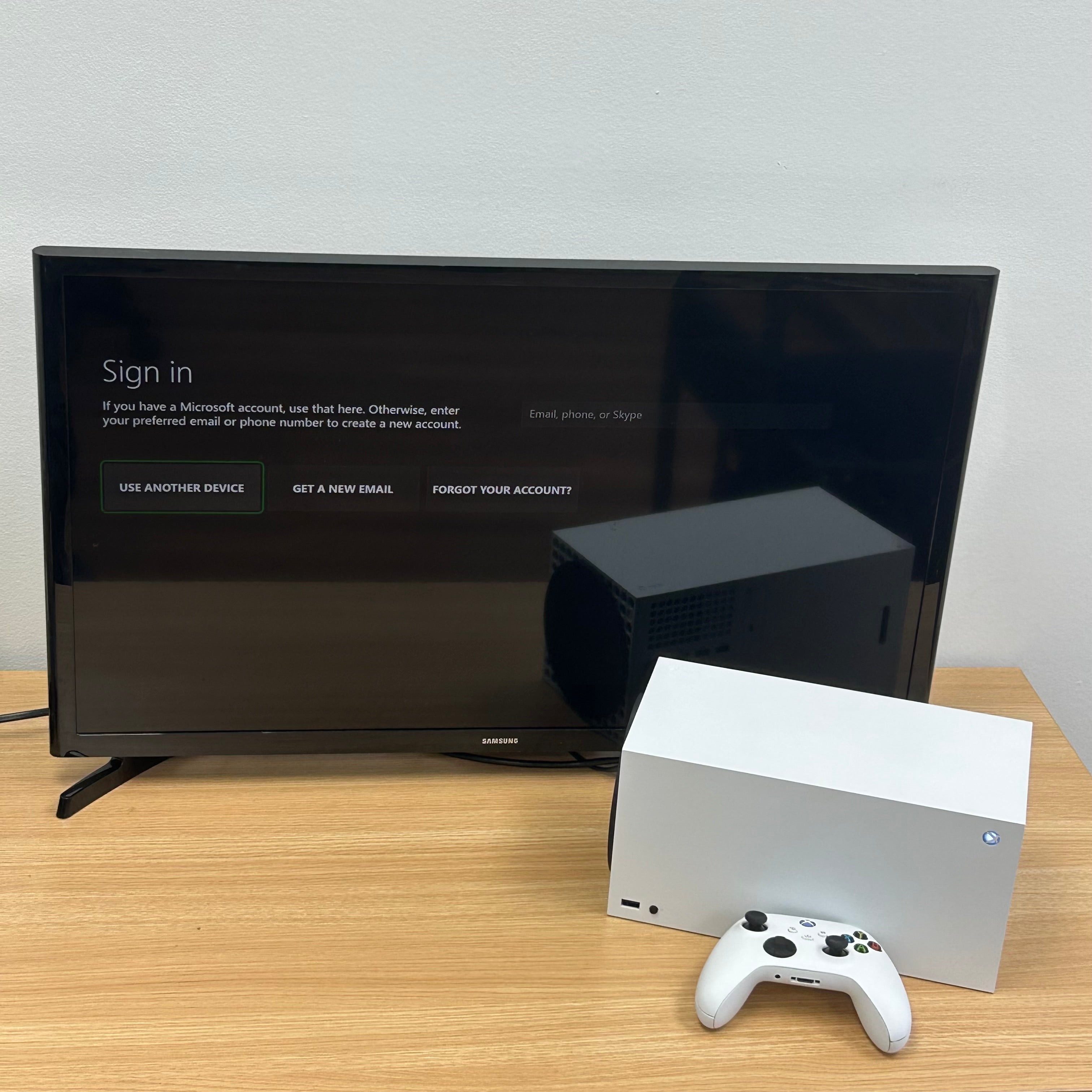 Microsoft Xbox Series X All-Digital 1TB Console Gaming System Robot White 1882 - Used