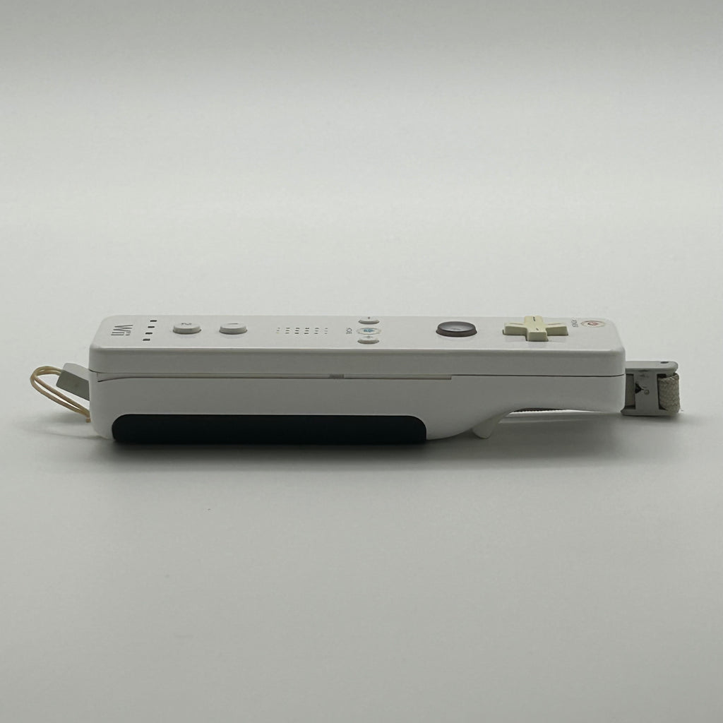 Nintendo Wii (RVL-001) 2006 White Video Game System w/ Remote and Nunchuck