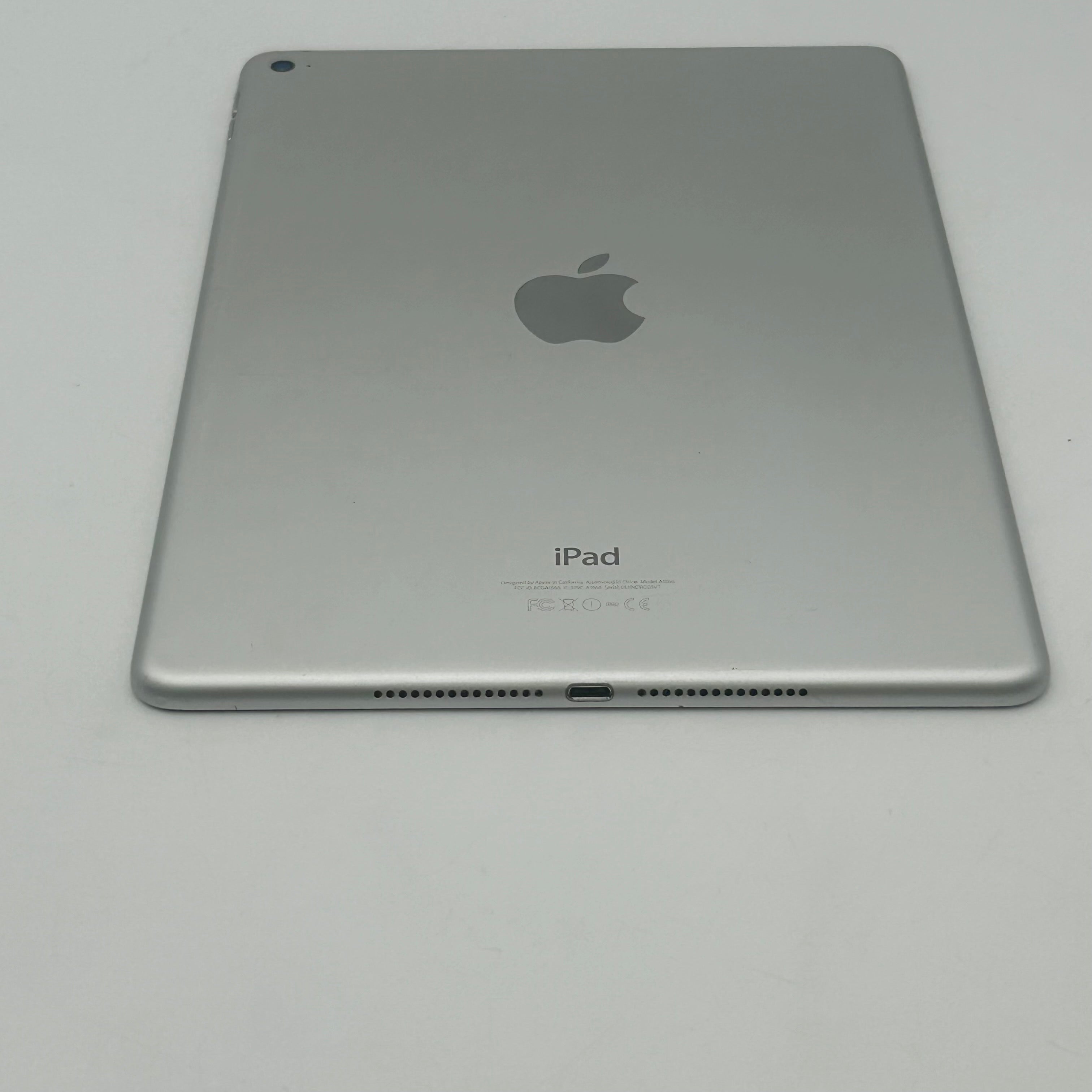 Apple iPad Air 2 Wi-Fi 16GB Silver A1566 - Cracked Screen