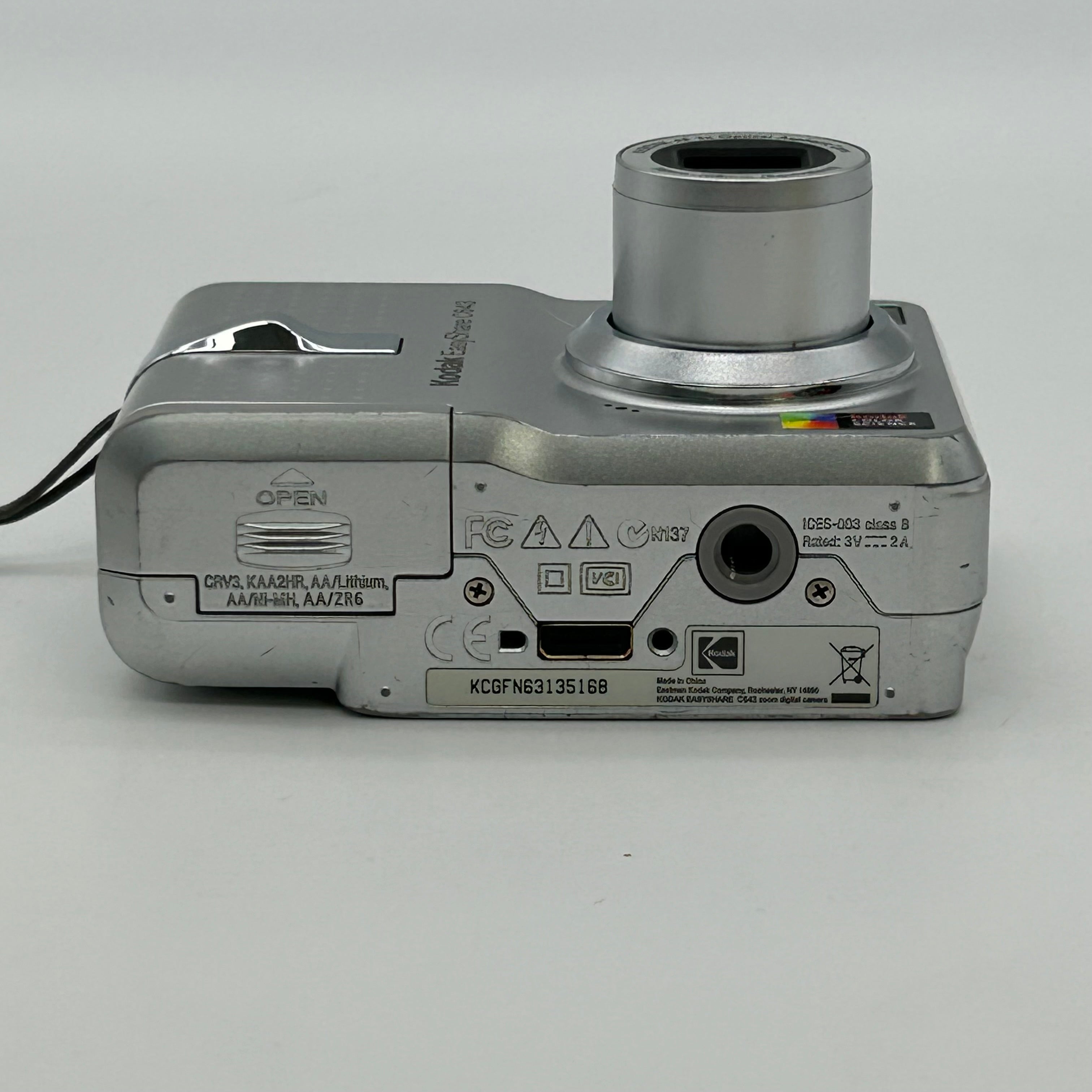 Kodak EasyShare C643 6.1MP Compact Digital Camera Silver - Tested Works w/ Case