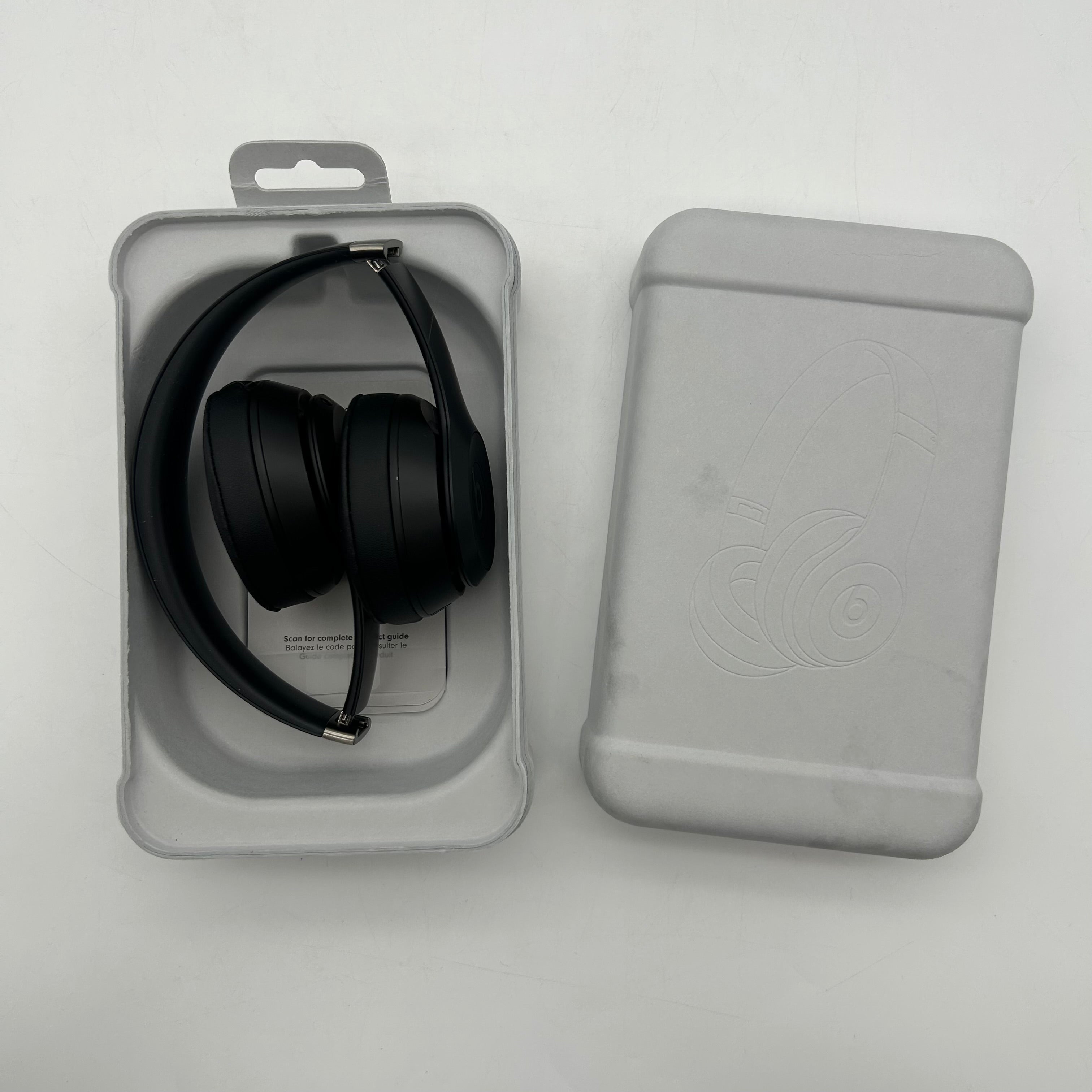 Beats Solo 4 Wireless Bluetooth Headphones - Black w/ Box included