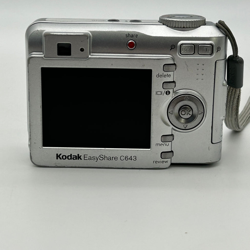 Kodak EasyShare C643 6.1MP Compact Digital Camera Silver - Tested Works w/ Case