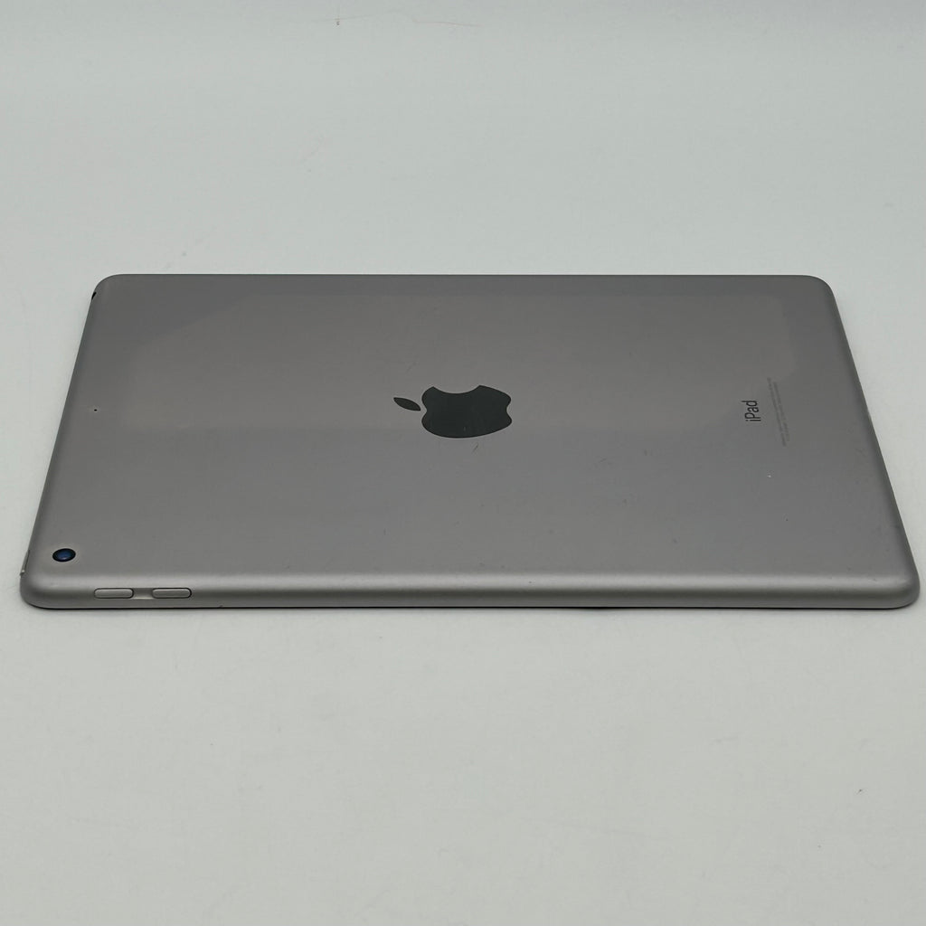 Apple iPad (5th Gen) A1822 32 GB, Wi-Fi, 9.7 in - Space Gray Glass Cracked