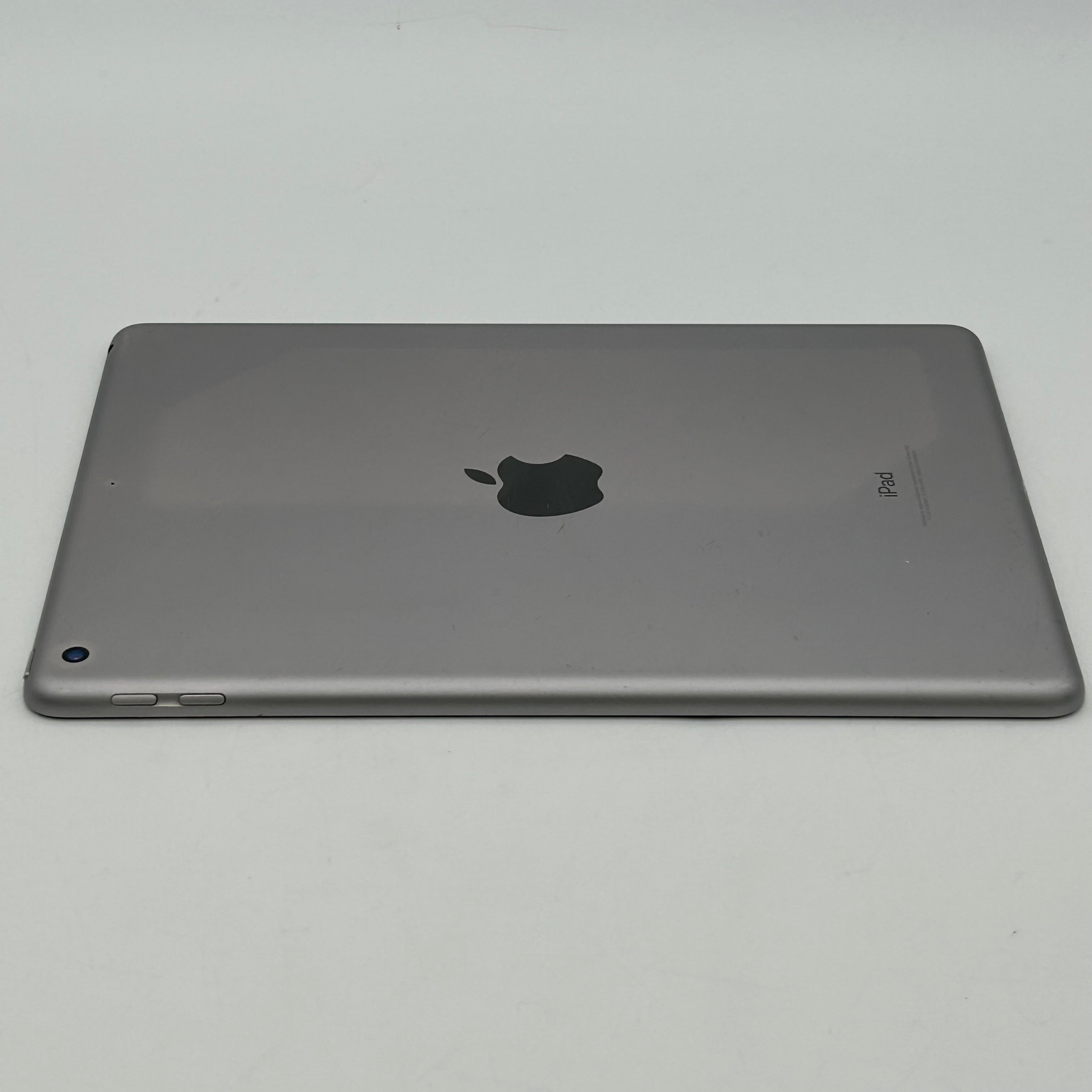 Apple iPad (5th Gen) A1822 32 GB, Wi-Fi, 9.7 in - Space Gray Glass Cracked