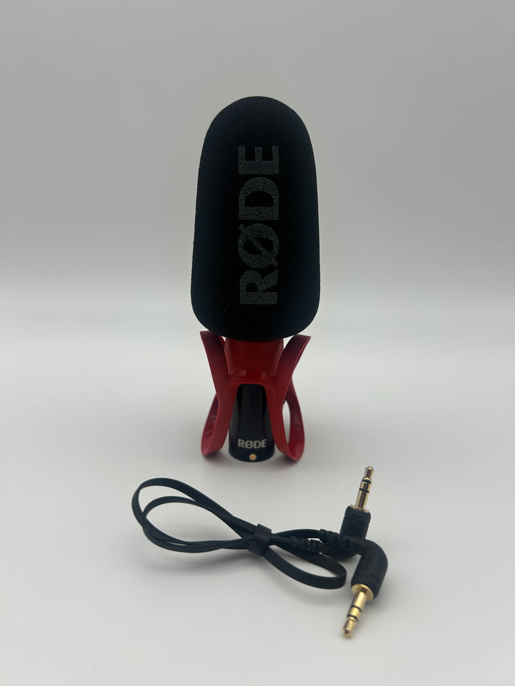 Rode VideoMic Go II Microphone Black Used - B with Foam Attachment, Audio Cable & Red Adjustable Clip
