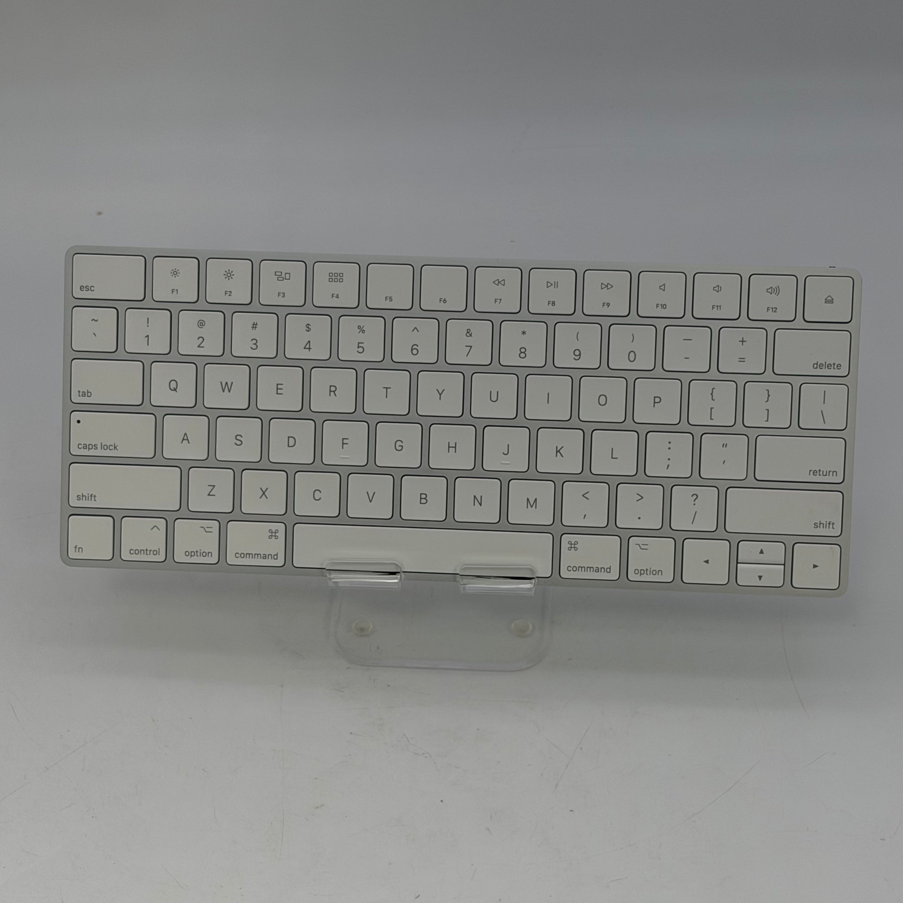 Apple Magic Keyboard MLA22LL/A A1644 Rechargeable Wireless Bluetooth