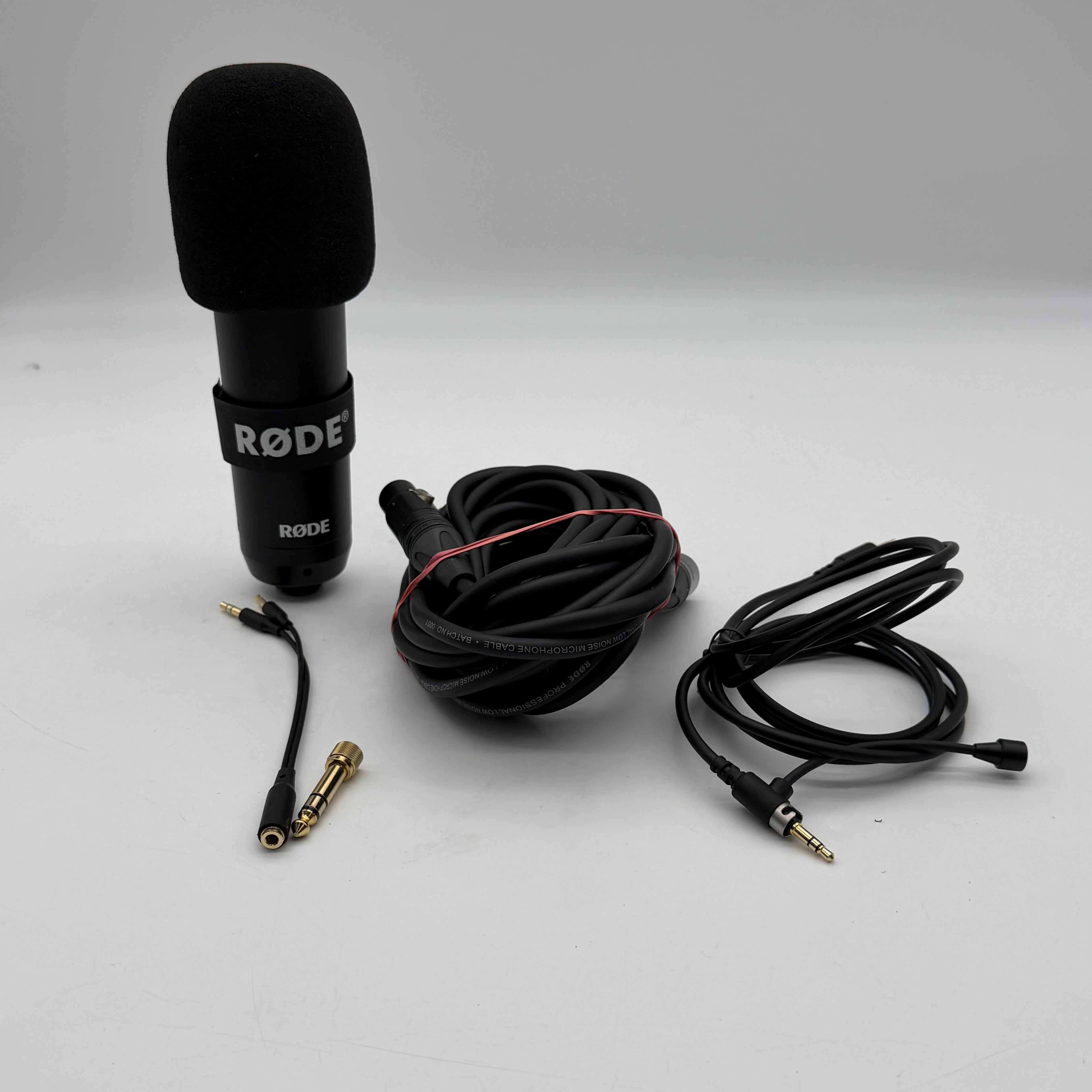 Rode NT1 Condenser Studio Microphone P48 Black - Untested