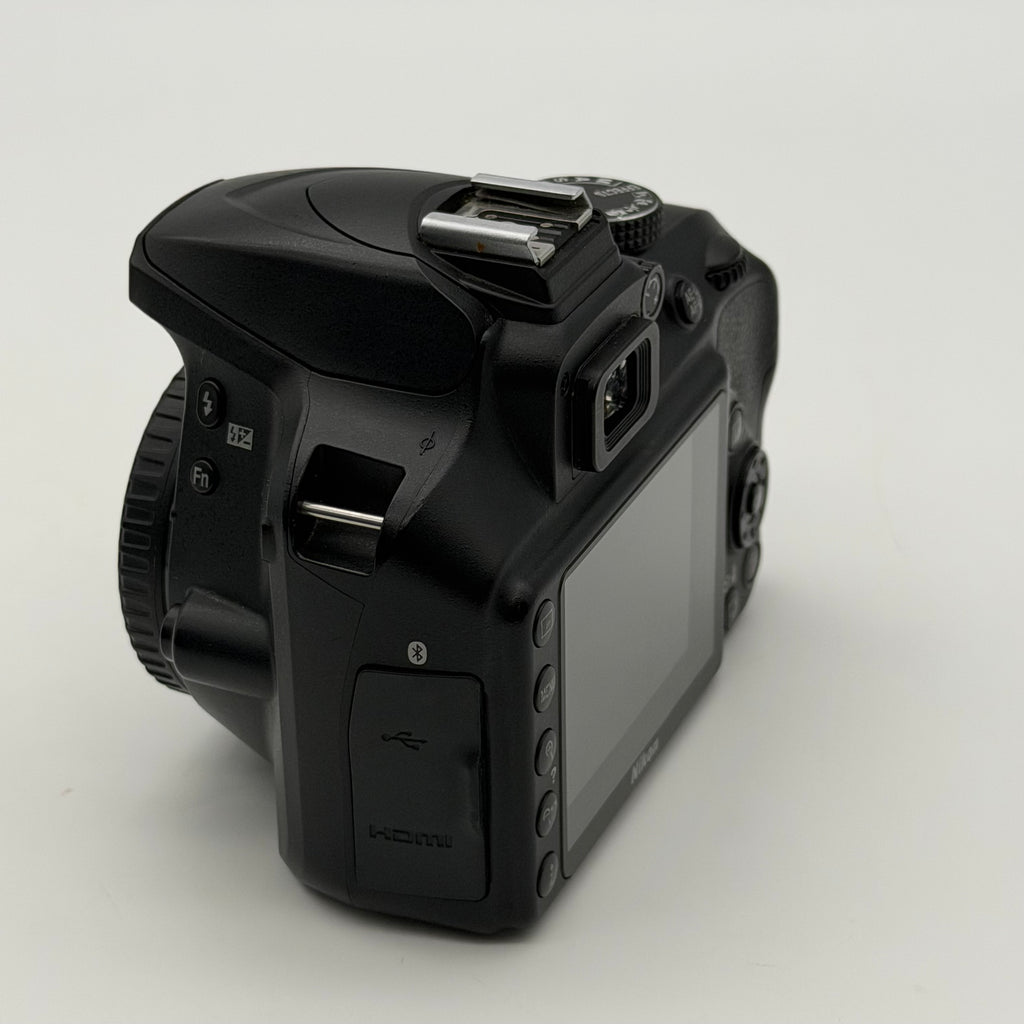 Nikon D3400 Digital SLR Camera 24.2MP + AF-P DX VR 18-55mm Lens & 2 Batteries