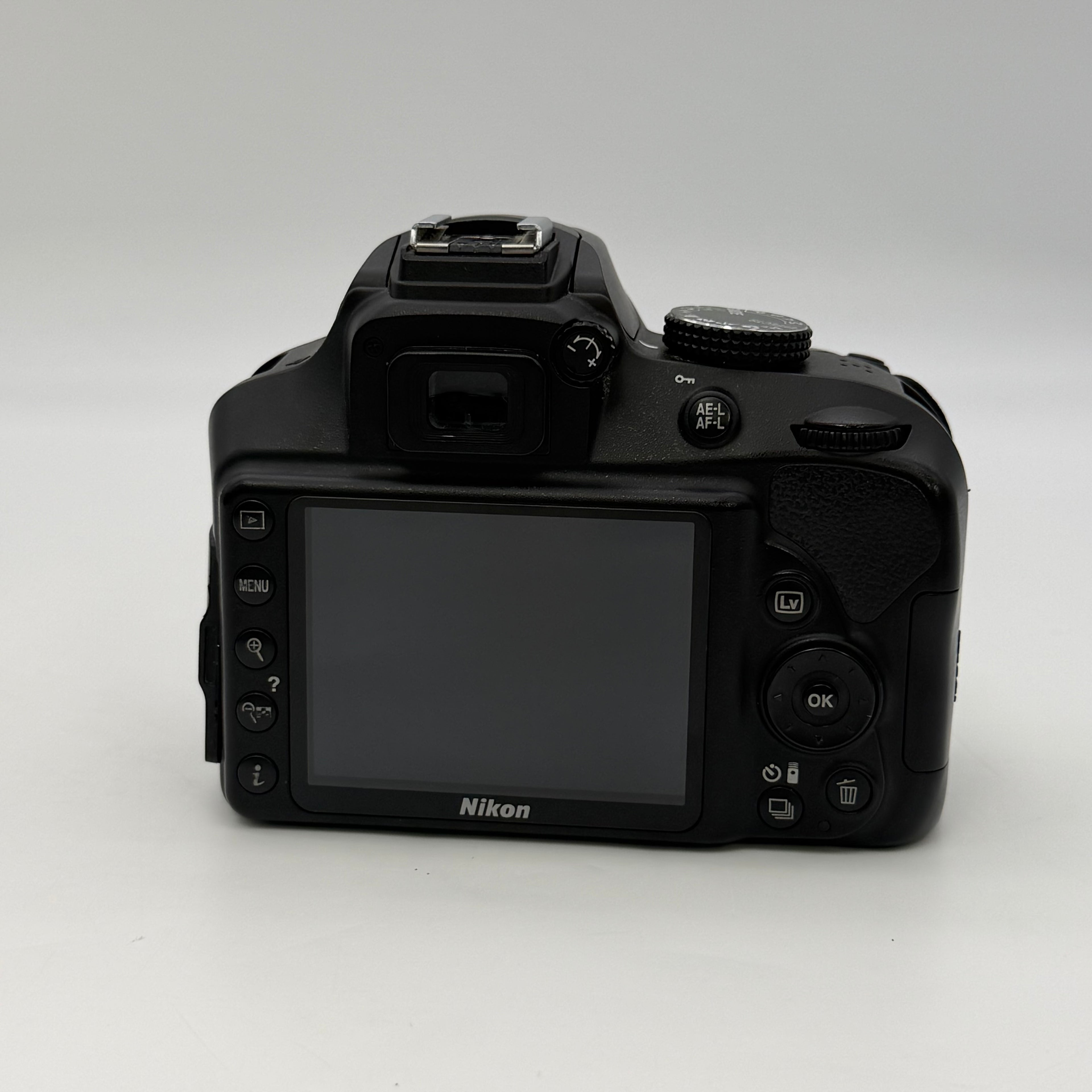 Nikon D3400 Digital SLR Camera 24.2MP + AF-P DX VR 18-55mm Lens & 2 Batteries