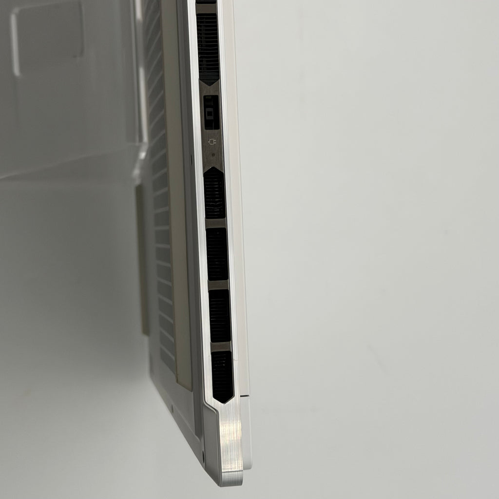 Lenovo Legion 7 16IAX10 16" Core Ultra 9 275HX 2.7GHz 32GB RAM 1TB SSD GeForce RTX 5070