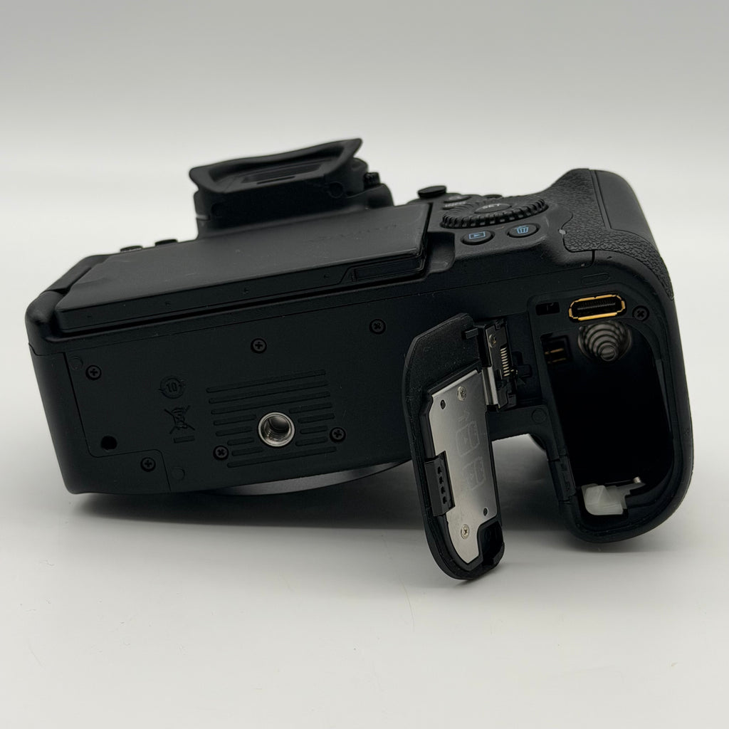 Canon EOS R6 Mark III Digital Camera Black (Body Only)  Shutter Count 12