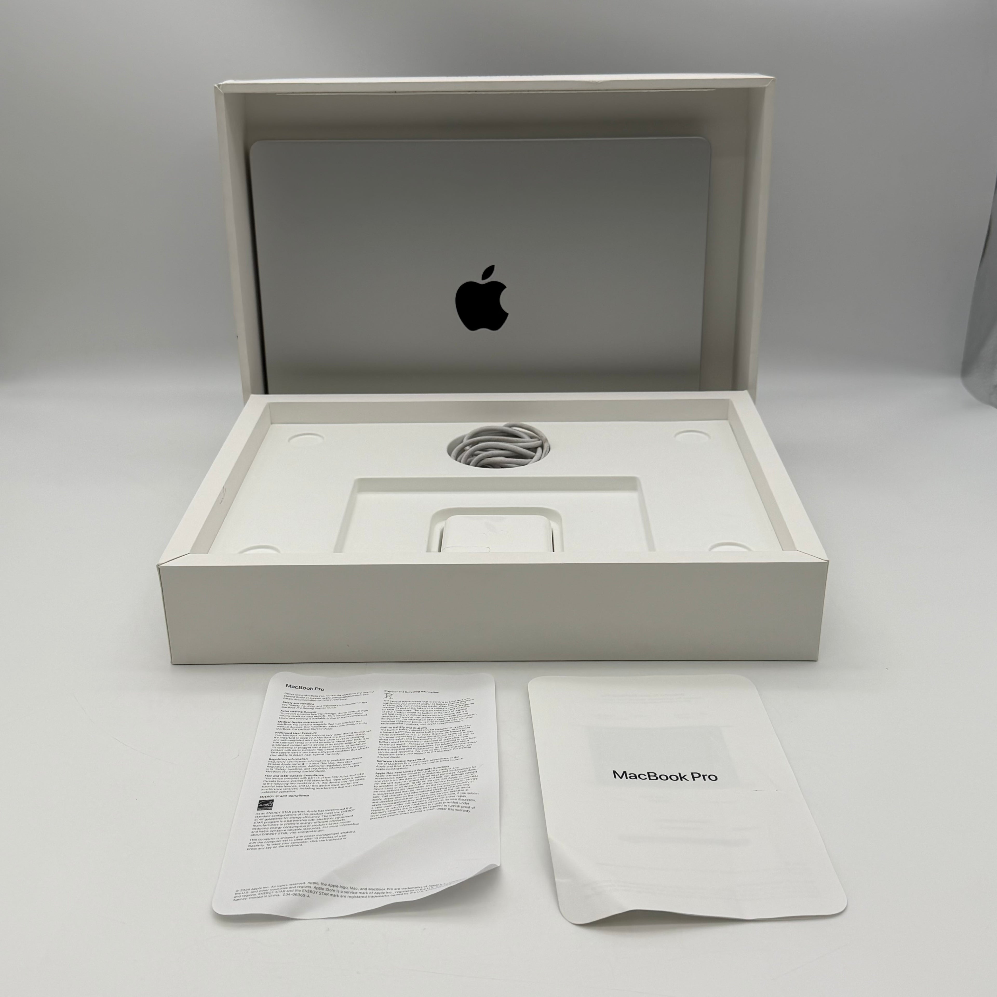 Apple MacBook Pro 14" M4 4.4GHz 16GB RAM 1TB SSD A3112 100%BH - OPEN BOX