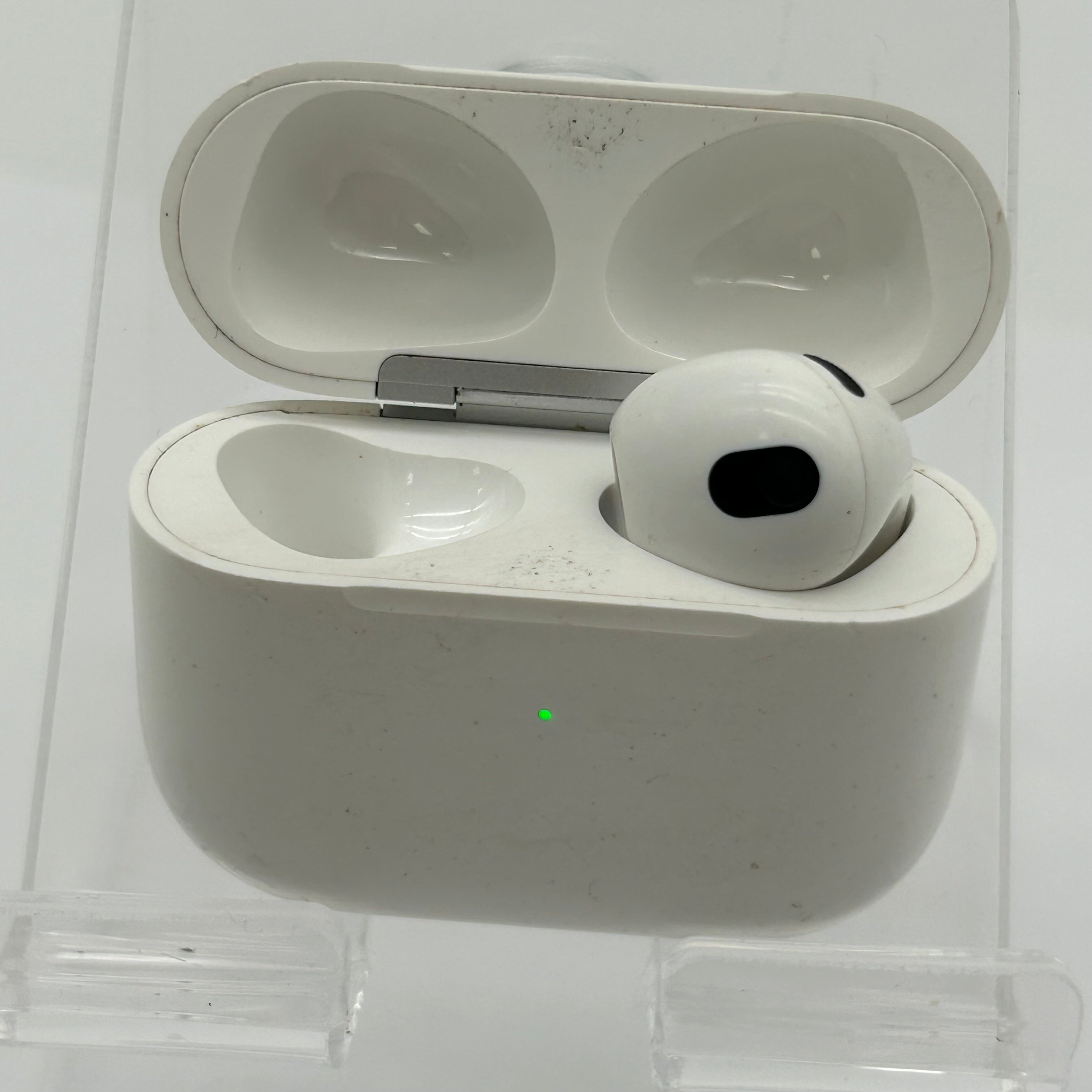Apple AirPods A2897 1st Gen Wireless Bluetooth Single Earbud w/ Charging Case White