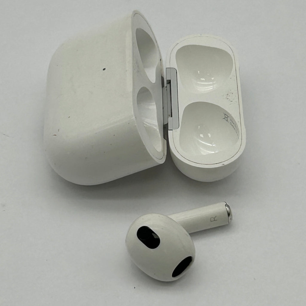 Apple AirPods A2897 1st Gen Wireless Bluetooth Single Earbud w/ Charging Case White