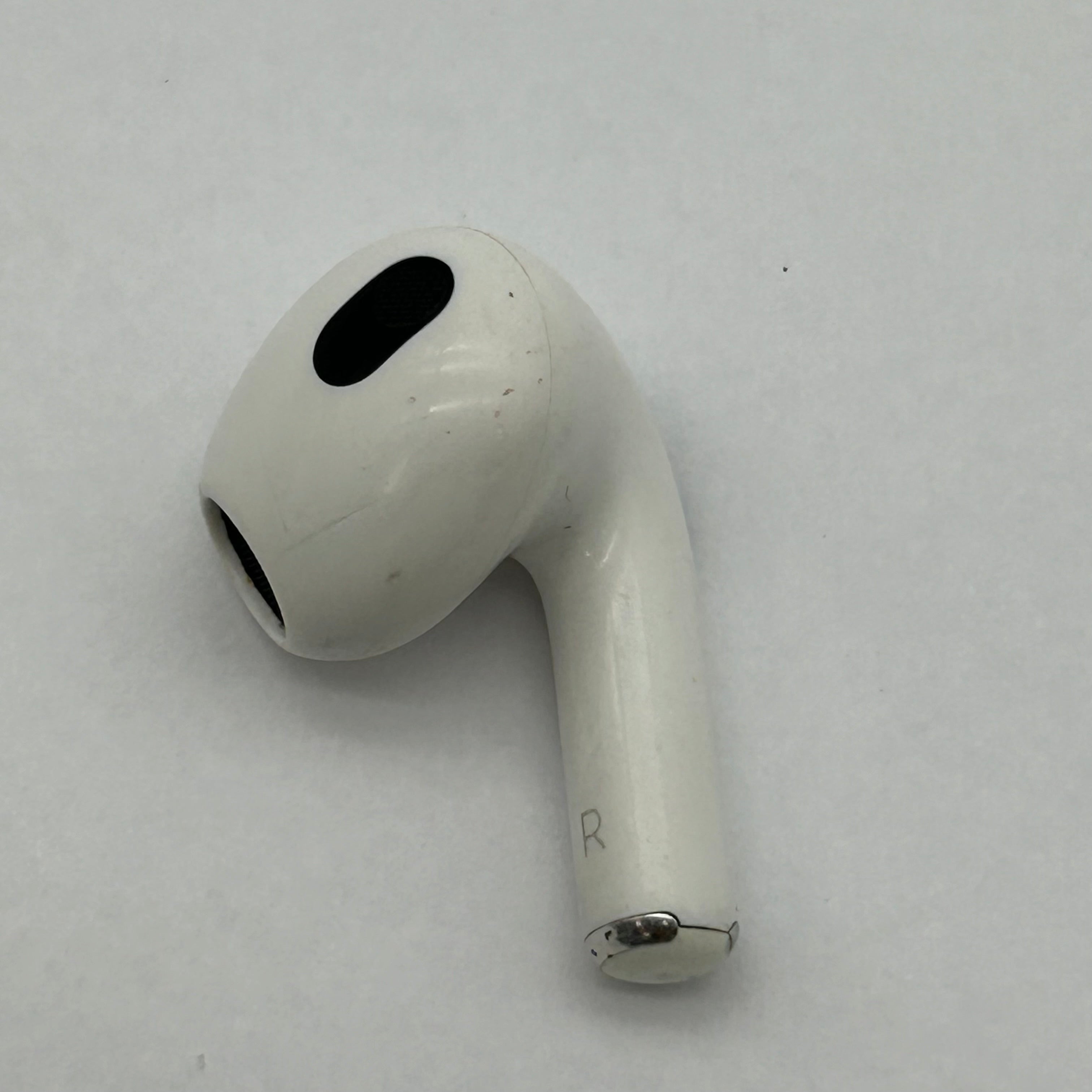 Apple AirPods A2897 1st Gen Wireless Bluetooth Single Earbud w/ Charging Case White