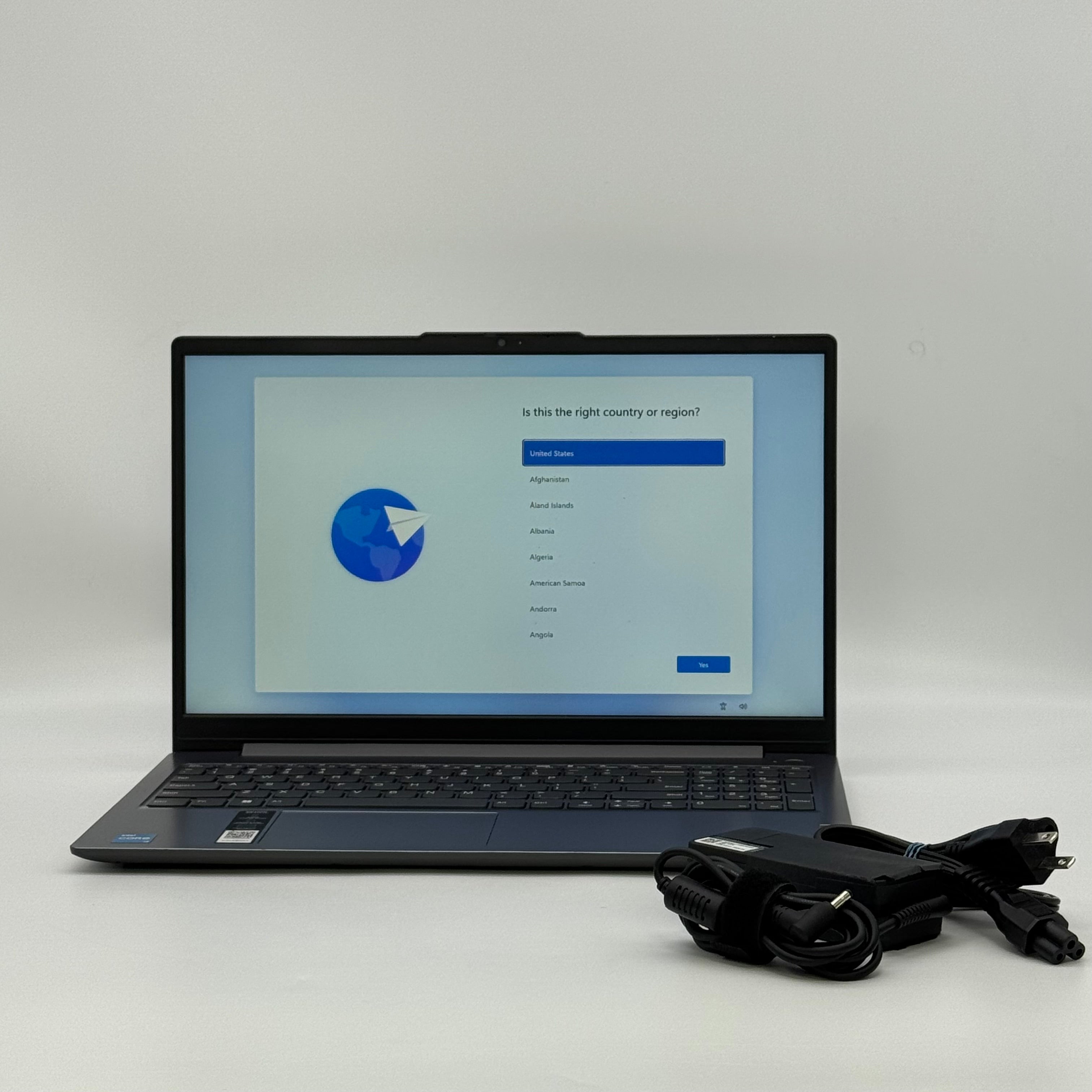 Lenovo Ideapad Slim 3 (15IAN8) 15.6 Screen 8GB RAM 128GB SSD Gray Laptop
