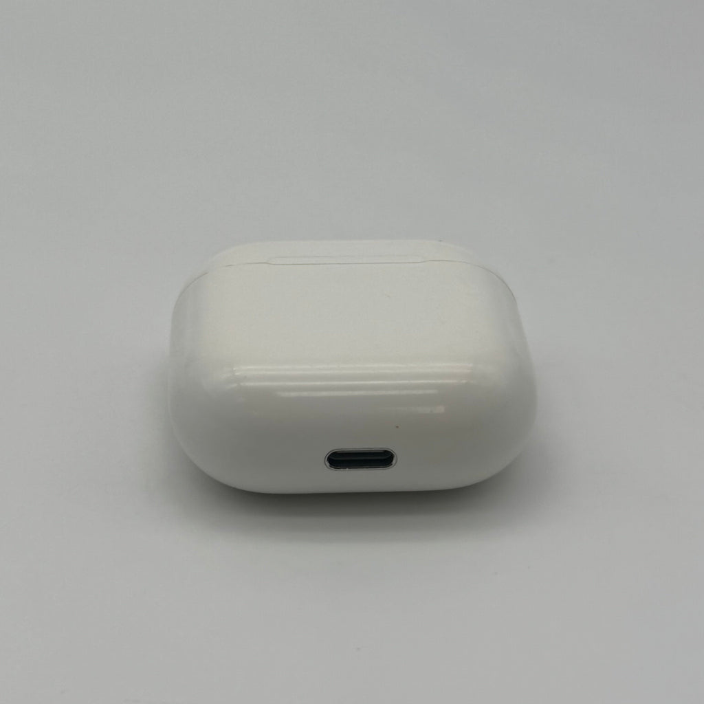 Apple AirPods 4th Gen Replacement Charging Case Only A3058 - Used