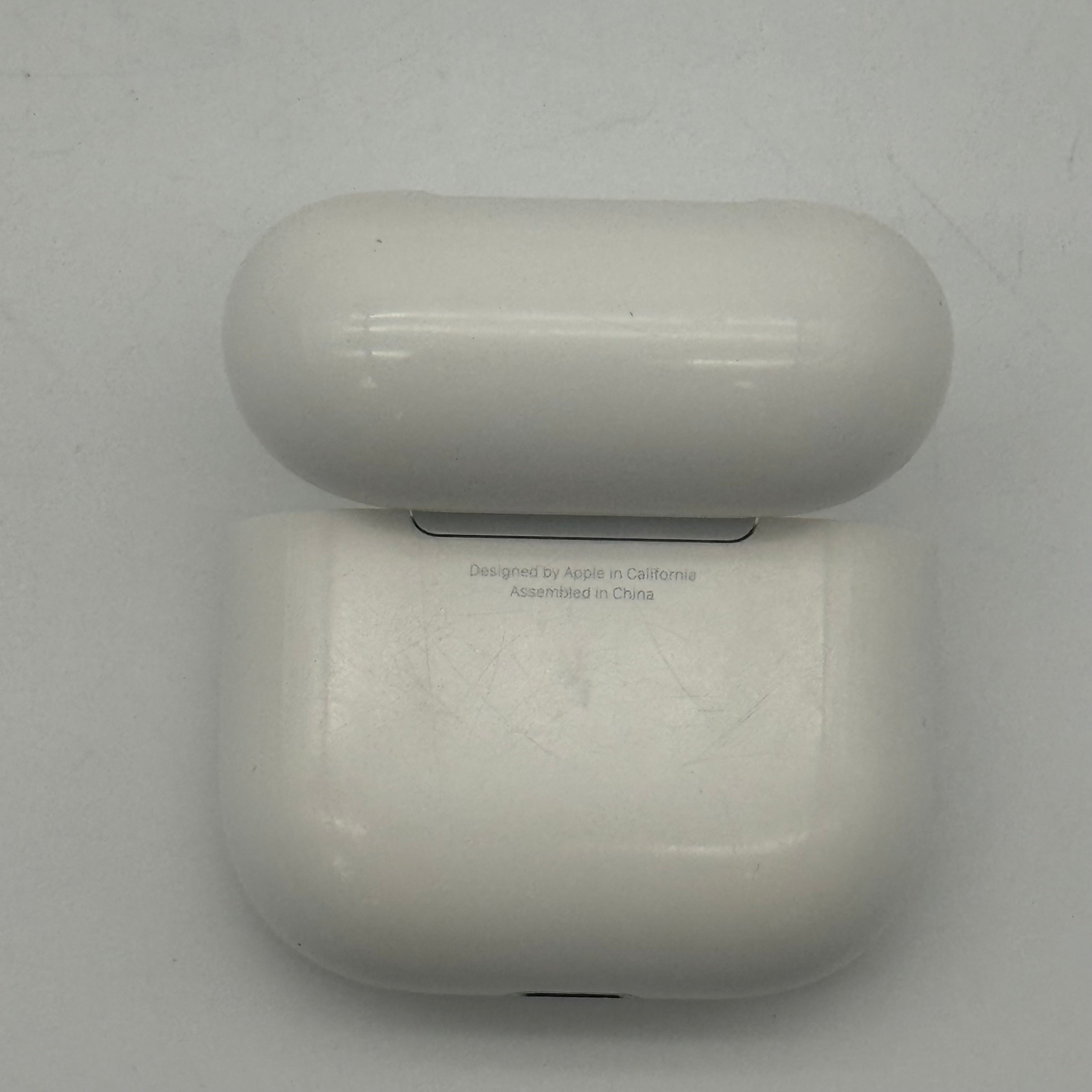 Apple AirPods 4th Gen Replacement Charging Case Only A3058 - Used